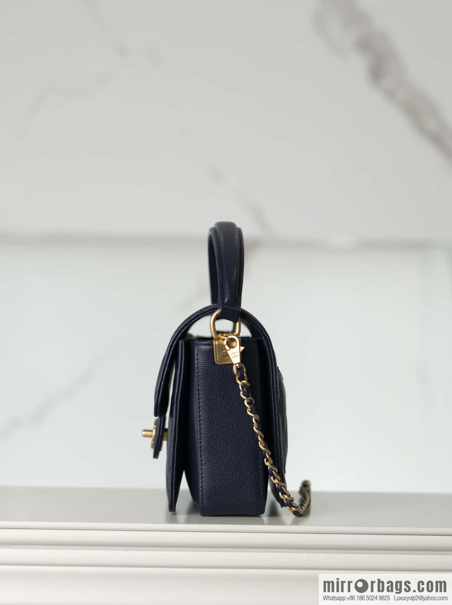 𝐂𝐡𝐚𝐧𝐞𝐥 𝟮𝟰𝗞 autumn and winter series, handle cover bag, navy blue 💙 small AS5165