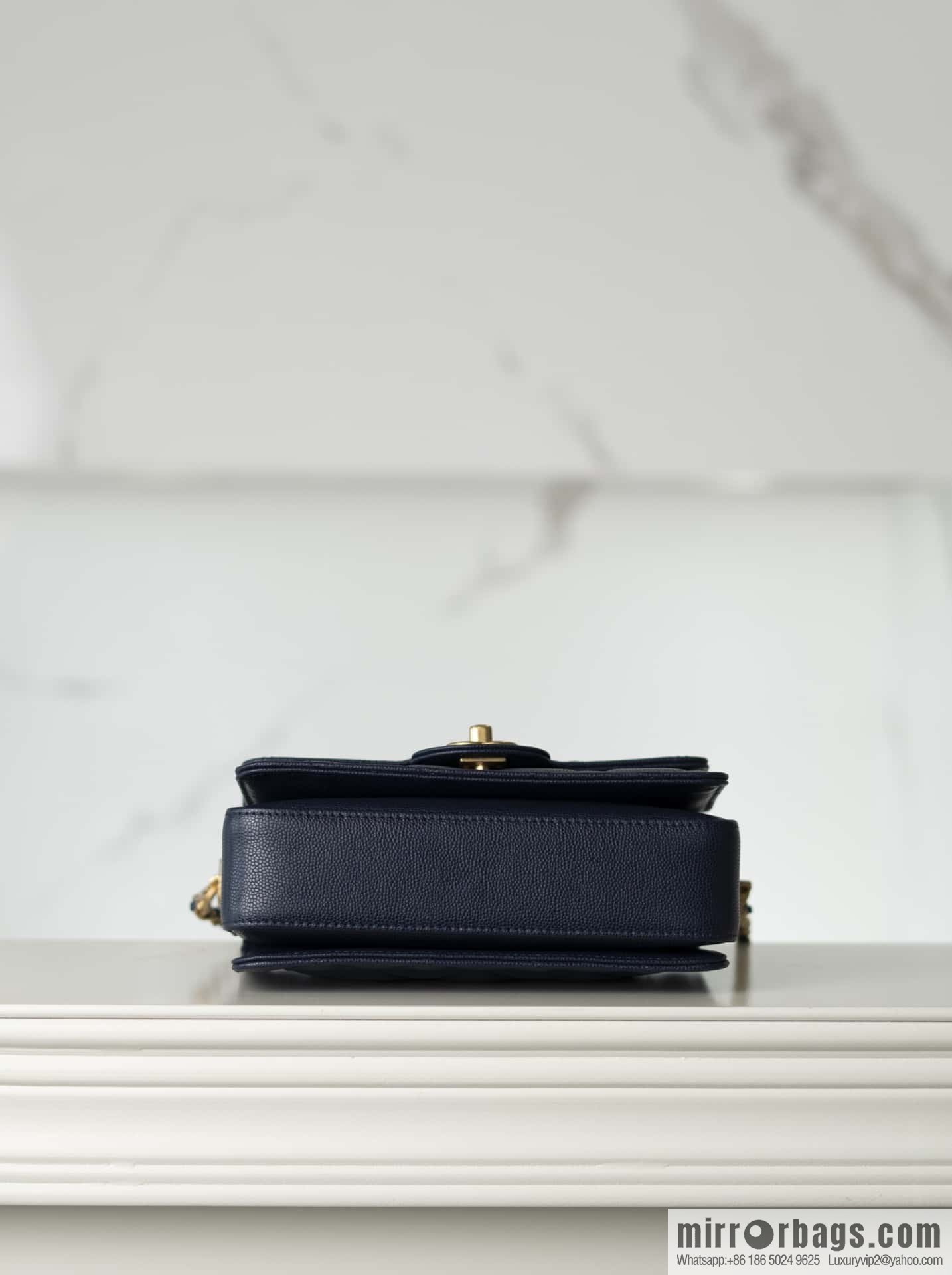 𝐂𝐡𝐚𝐧𝐞𝐥 𝟮𝟰𝗞 autumn and winter series, handle cover bag, navy blue 💙 small AS5165