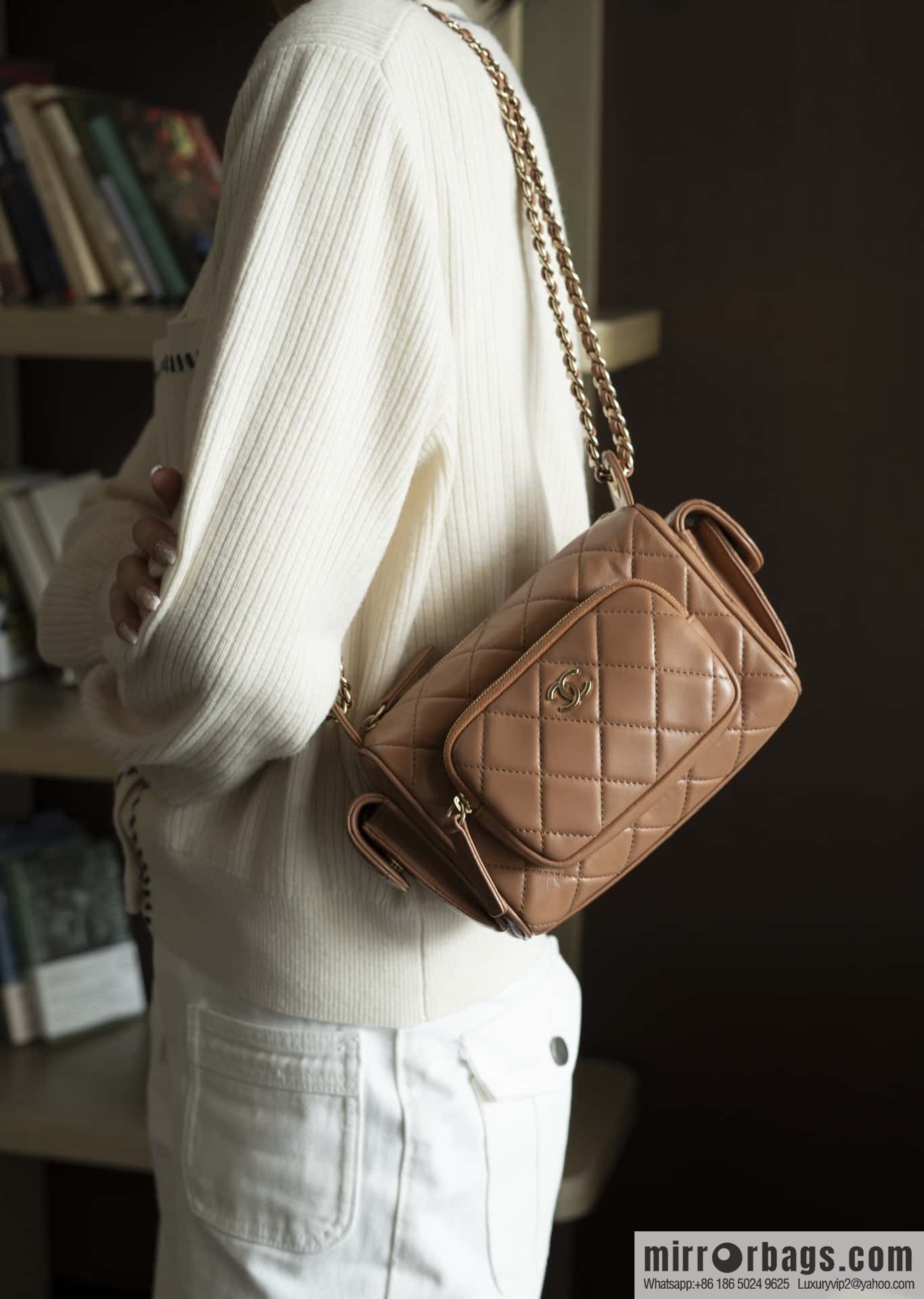 𝐂𝐇𝐀𝐍𝐄𝐋 24K multi-pocket camera bag, caramel color, small AS5220