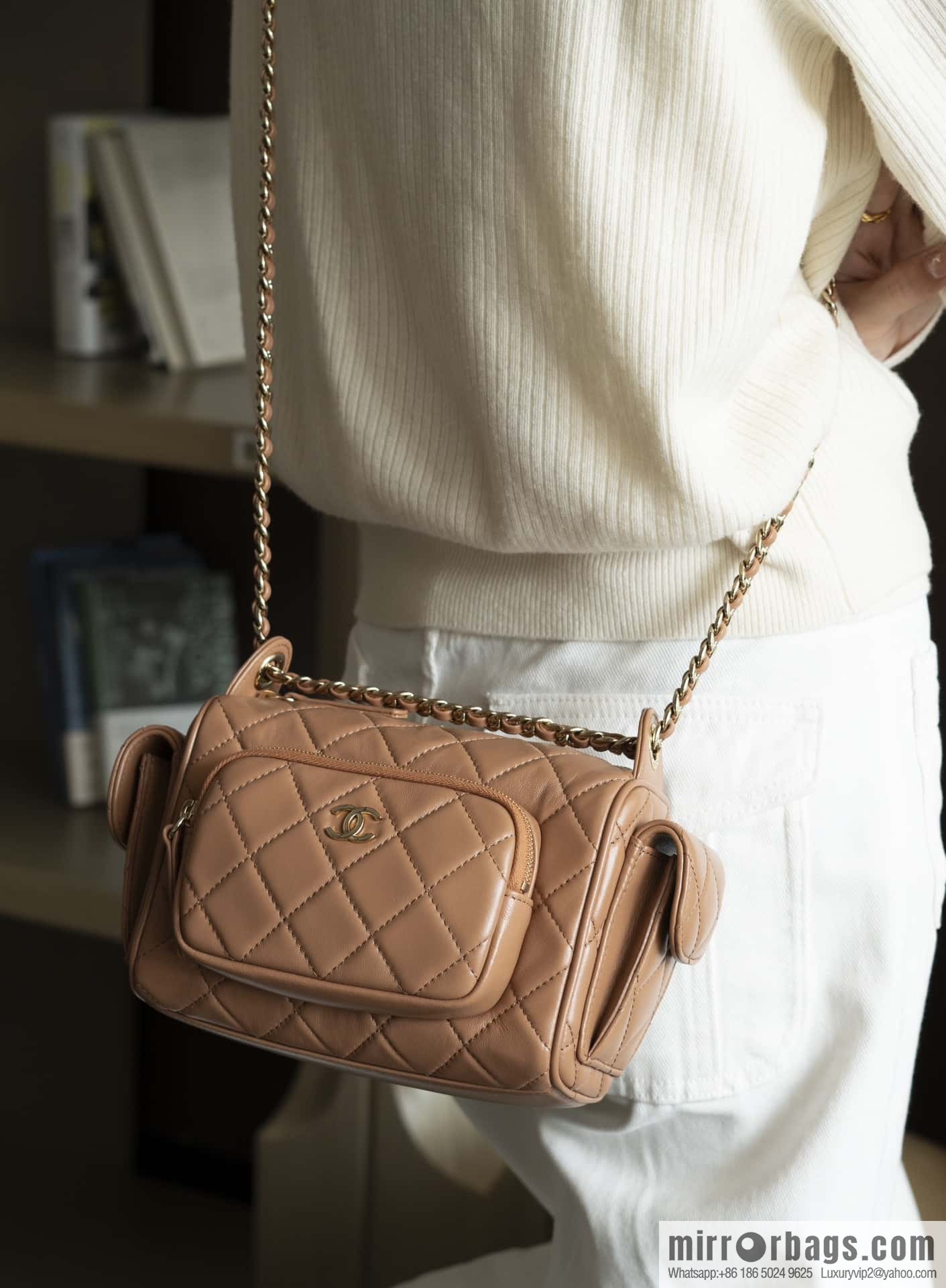 𝐂𝐇𝐀𝐍𝐄𝐋 24K multi-pocket camera bag, caramel color, small AS5220