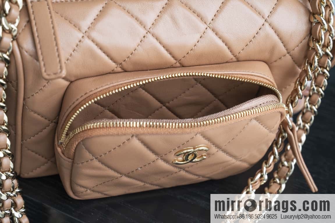 𝐂𝐇𝐀𝐍𝐄𝐋 24K multi-pocket camera bag, caramel color, small AS5220