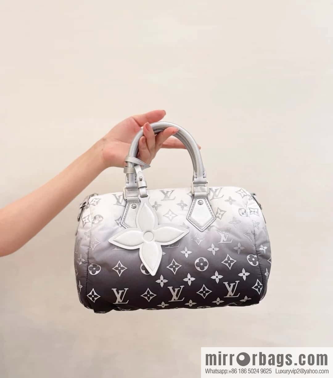 [Original order boutique] M11848 silver down, pillow bag speedy series, ski series SPEEDY BANDOULIZRE 25 handbag