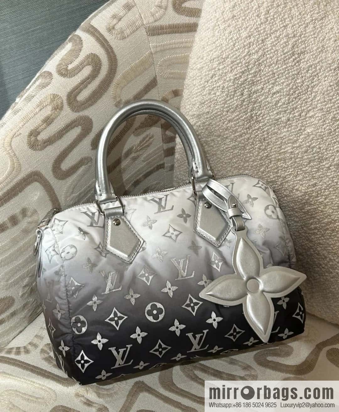 [Original order boutique] M11848 silver down, pillow bag speedy series, ski series SPEEDY BANDOULIZRE 25 handbag