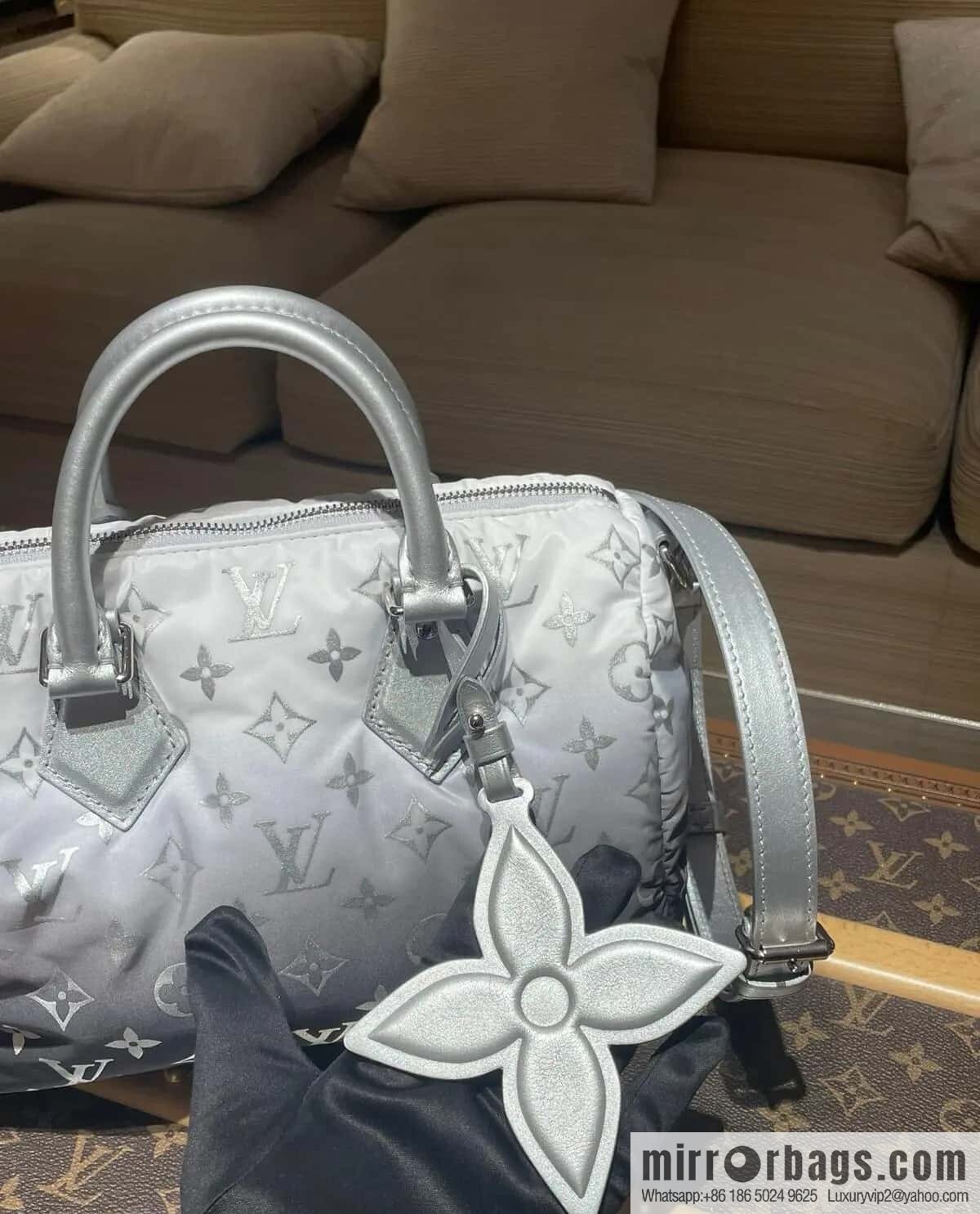 [Original order boutique] M11848 silver down, pillow bag speedy series, ski series SPEEDY BANDOULIZRE 25 handbag