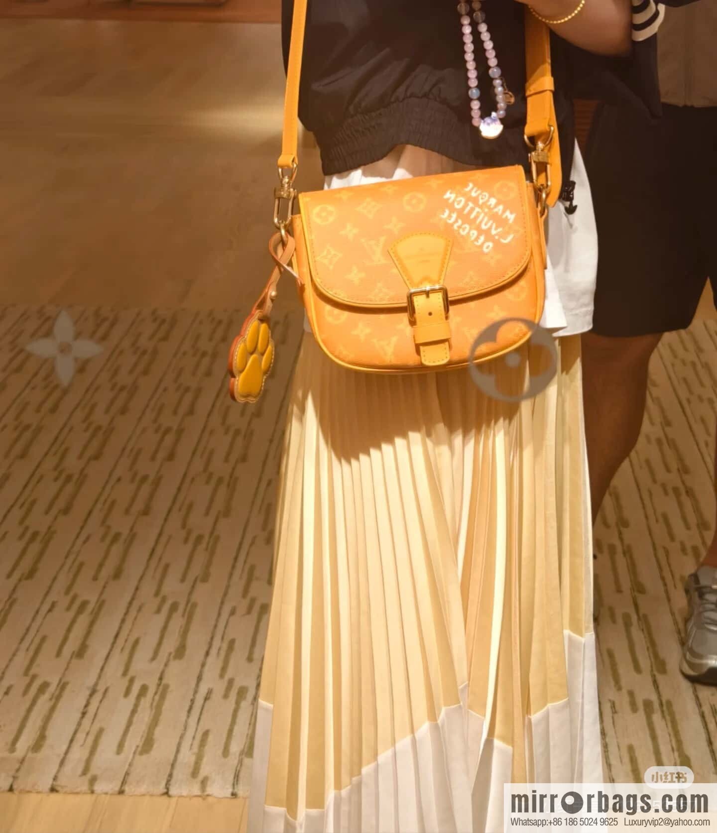 [Original order boutique] M12694 yellow silk screen, mailman bag series, this Montsouris small mailman bag.
