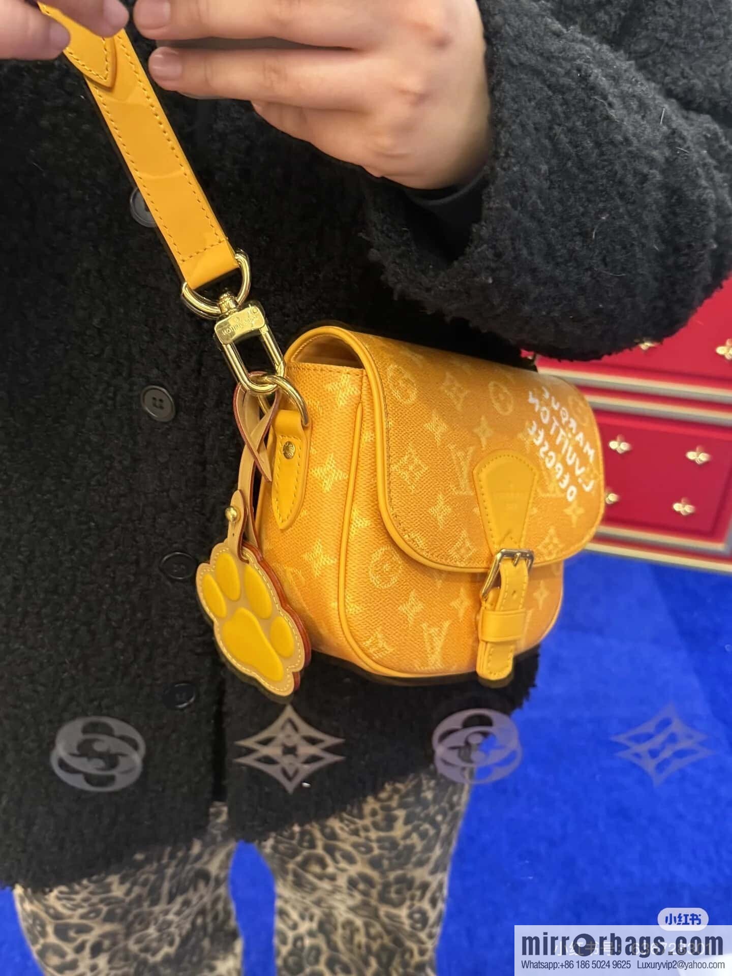 [Original order boutique] M12694 yellow silk screen, mailman bag series, this Montsouris small mailman bag.
