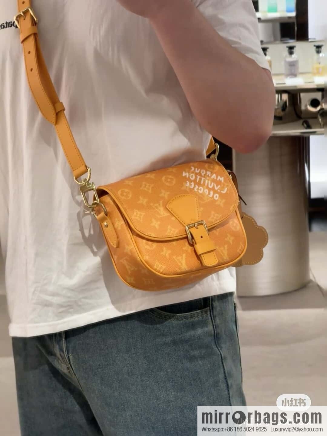 [Original order boutique] M12694 yellow silk screen, mailman bag series, this Montsouris small mailman bag.