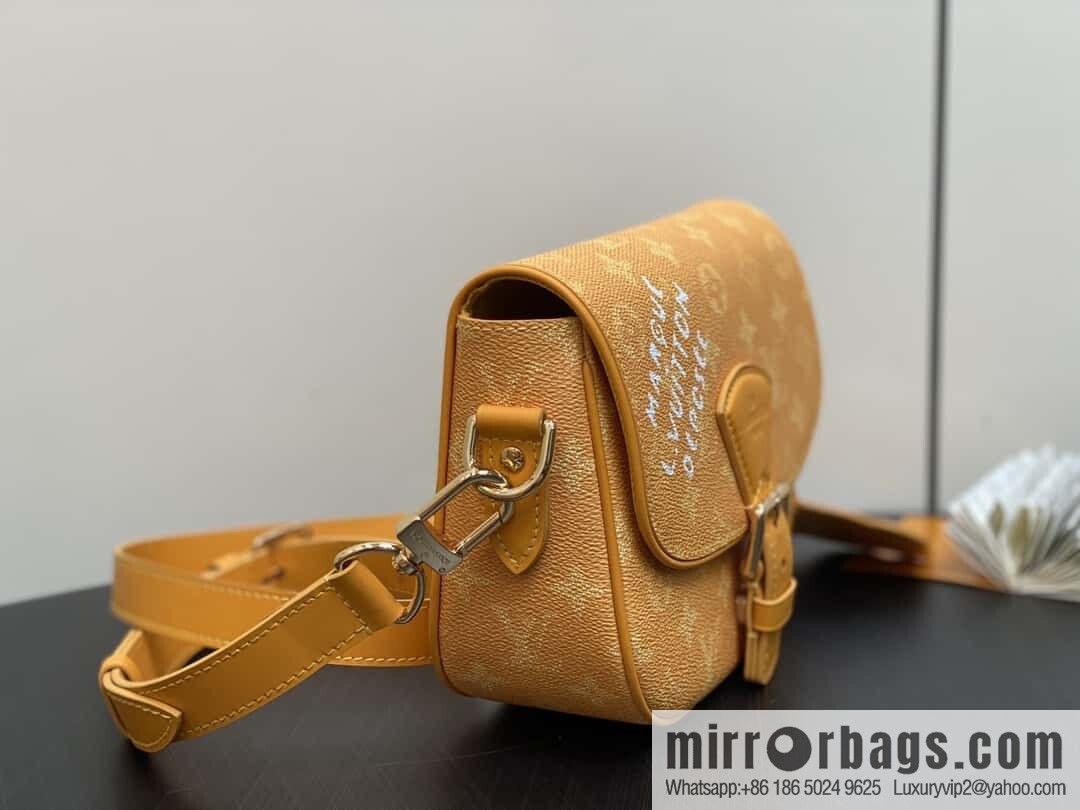 [Original order boutique] M12694 yellow silk screen, mailman bag series, this Montsouris small mailman bag.