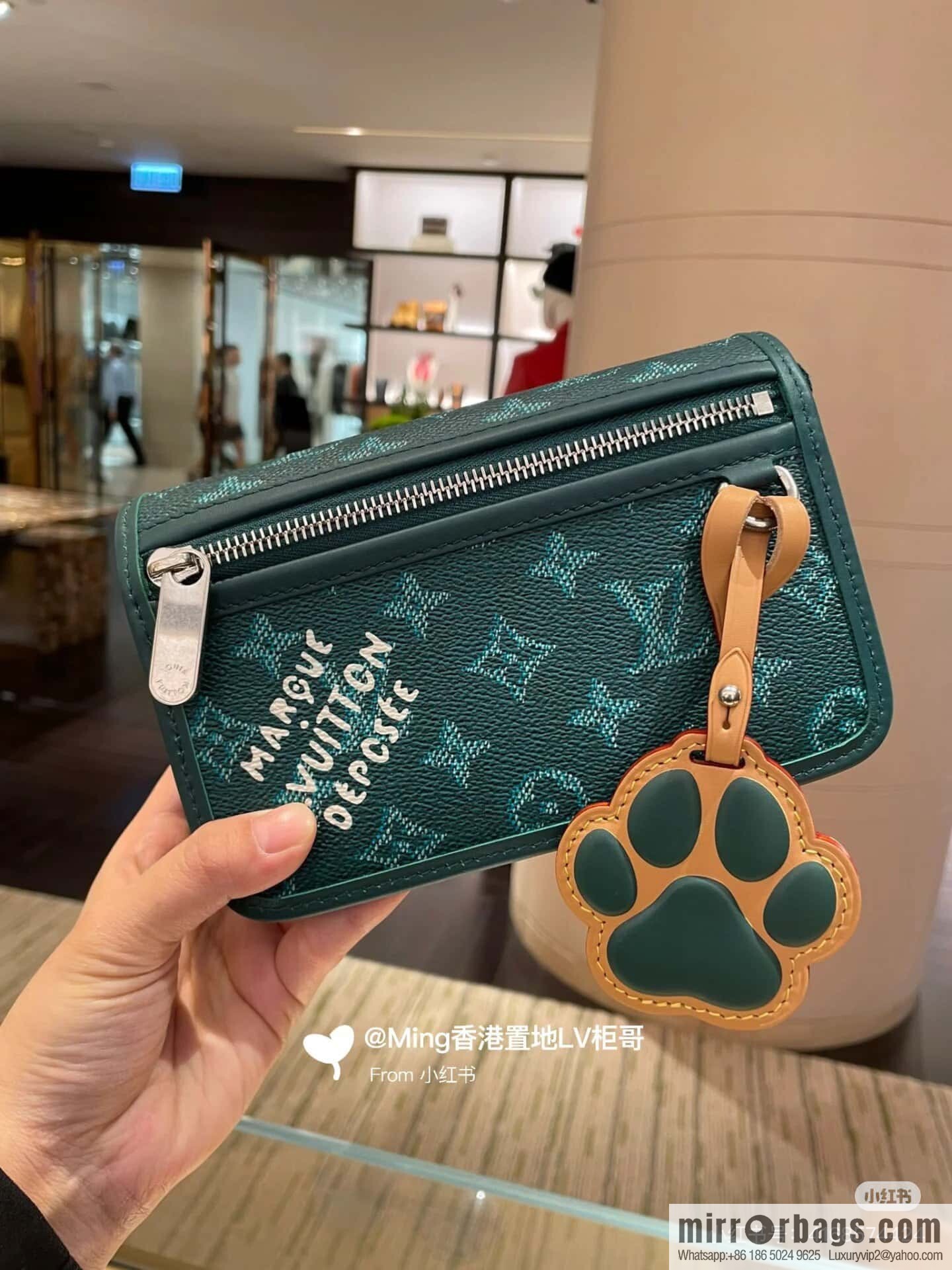 [Original order boutique] M12637 green silk screen, men's bag messenger bag series Bosphore mini handbag