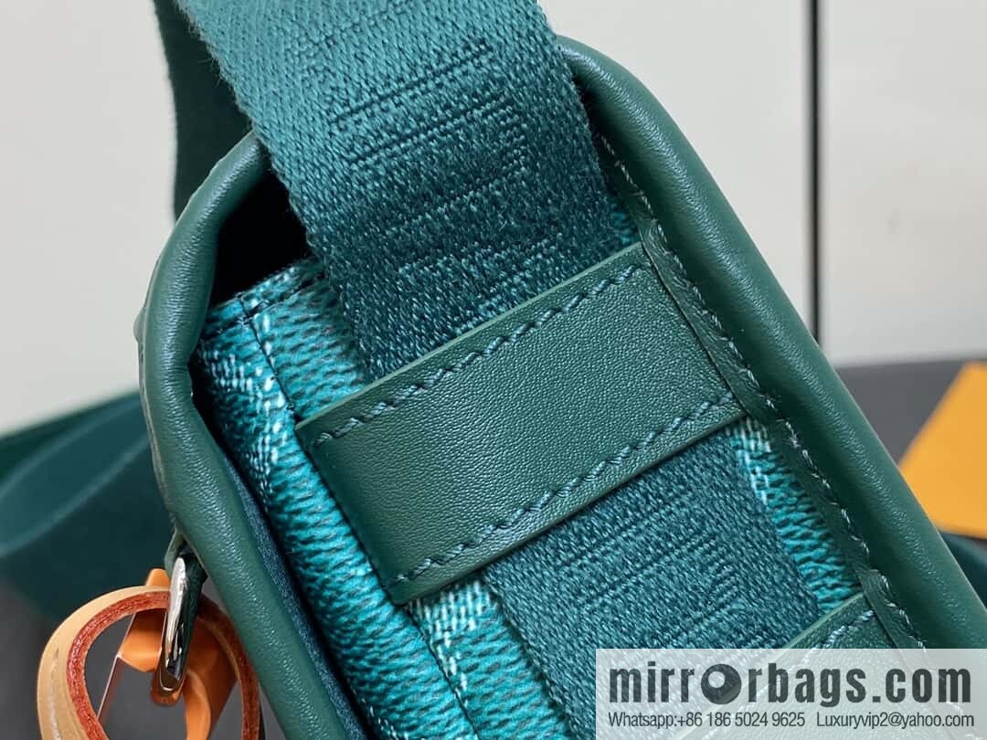 [Original order boutique] M12637 green silk screen, men's bag messenger bag series Bosphore mini handbag
