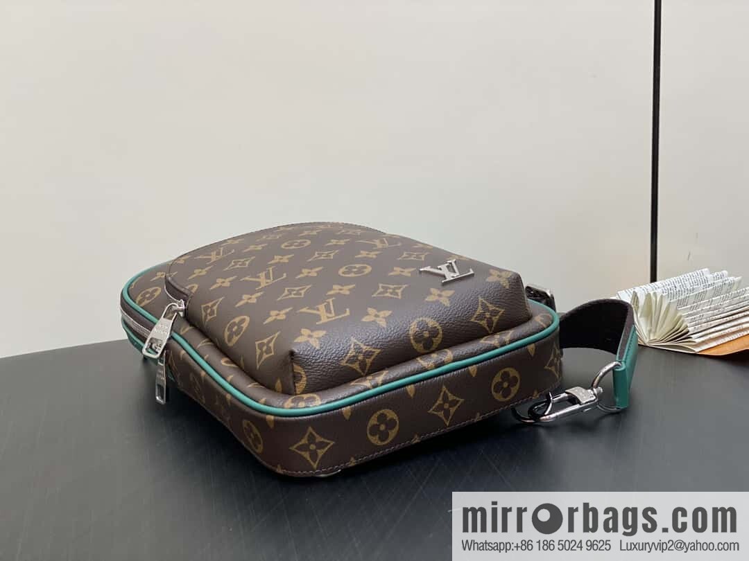 [Original order boutique] M12734 presbyopia/green, breast bag series Avenue Slingbag PM breast bag