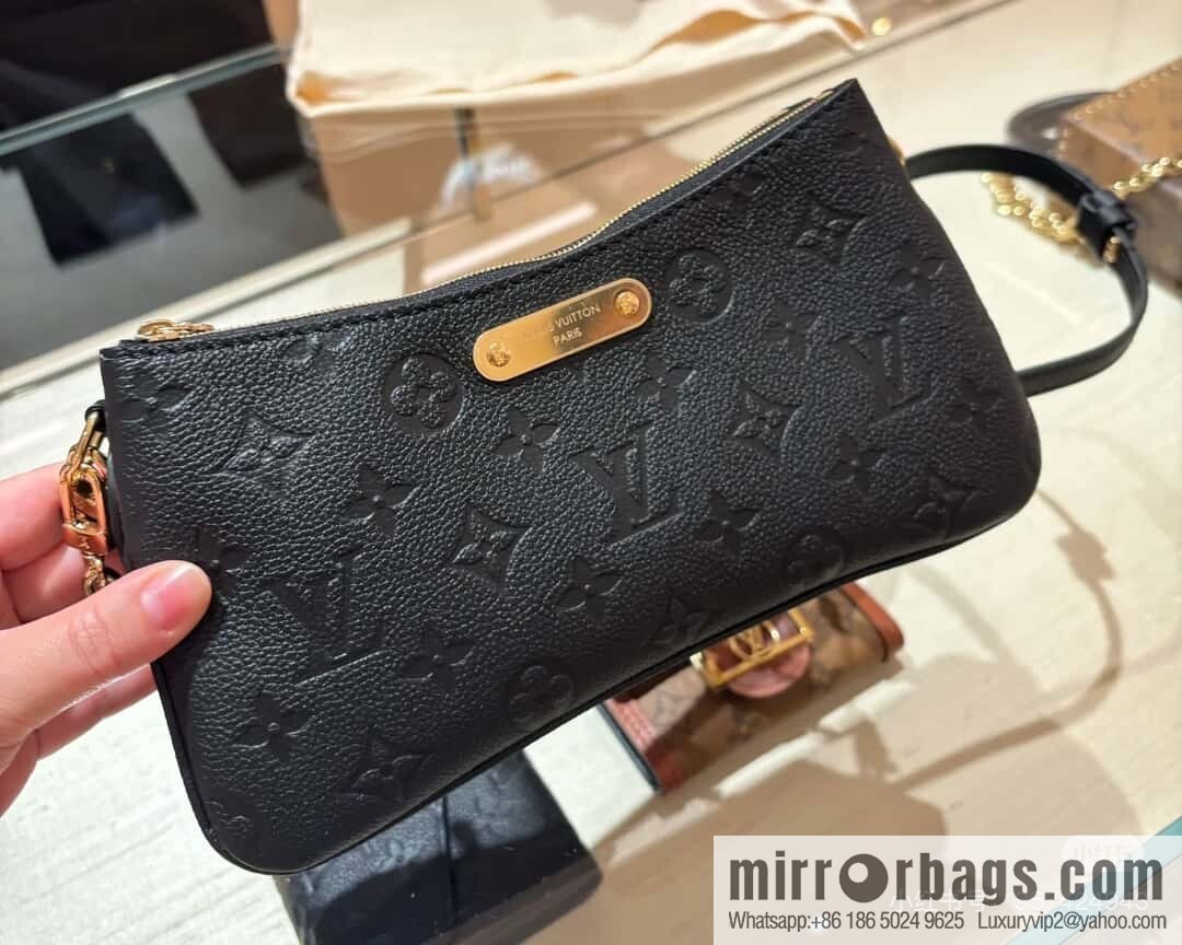 [Original order boutique] M83301 black M11916 brown, full leather embossed chain bag series Liv handbag