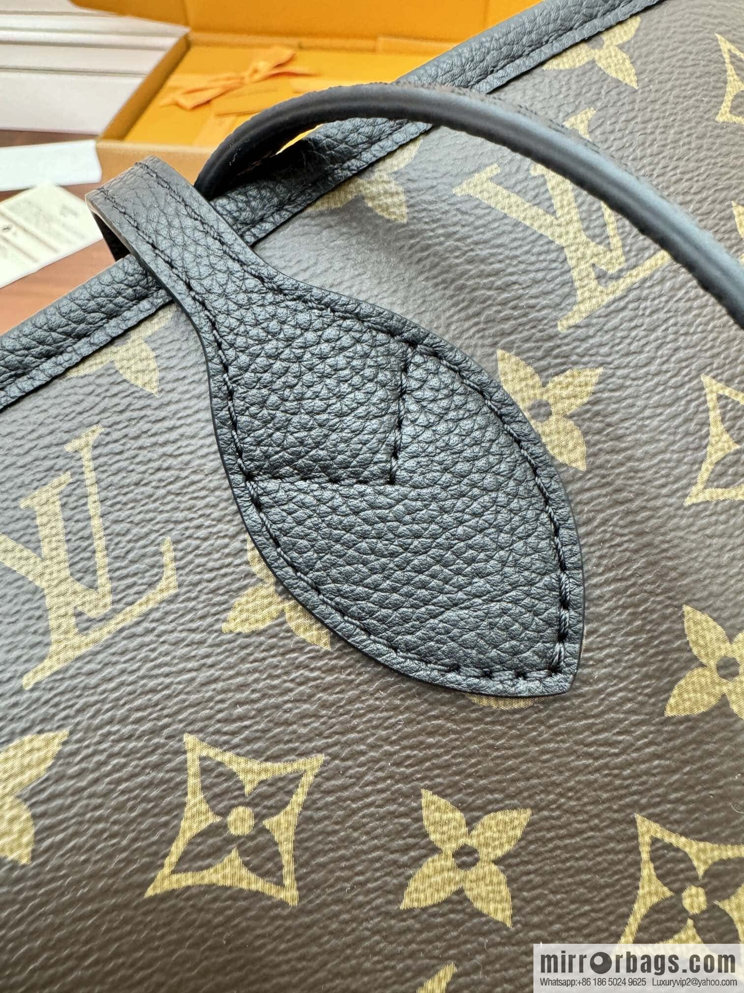 LV M11946 REVERSIBLE Neverfull Inside Out MM