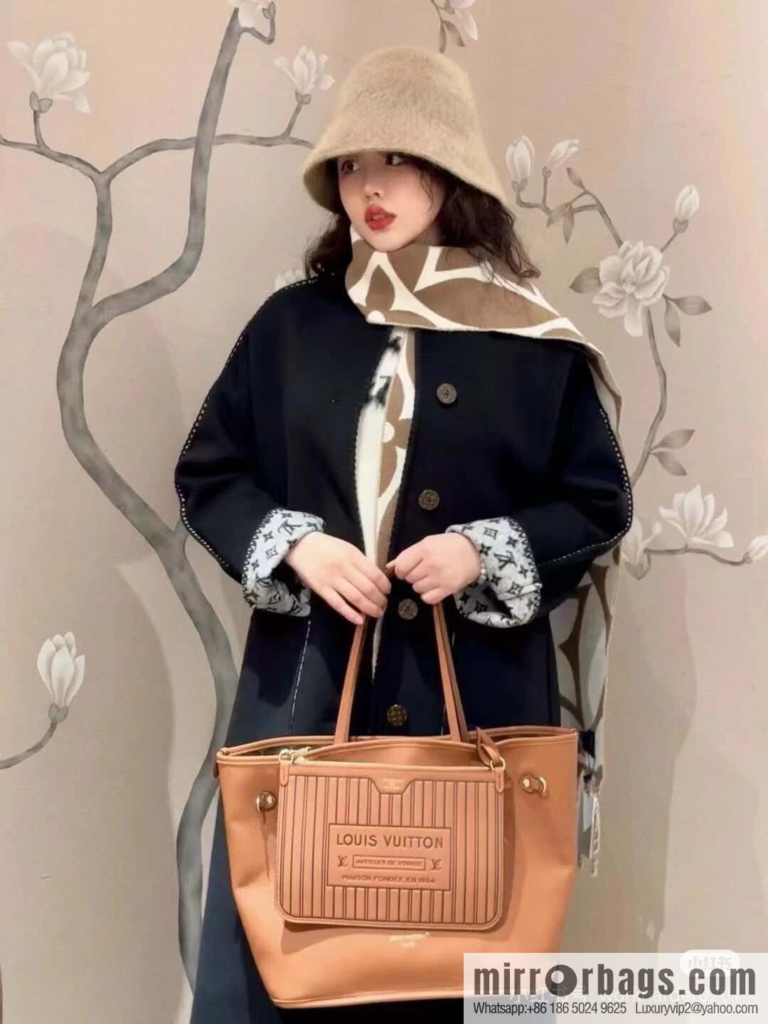 LV M12061 REVERSIBLE Neverfull Inside Out MM