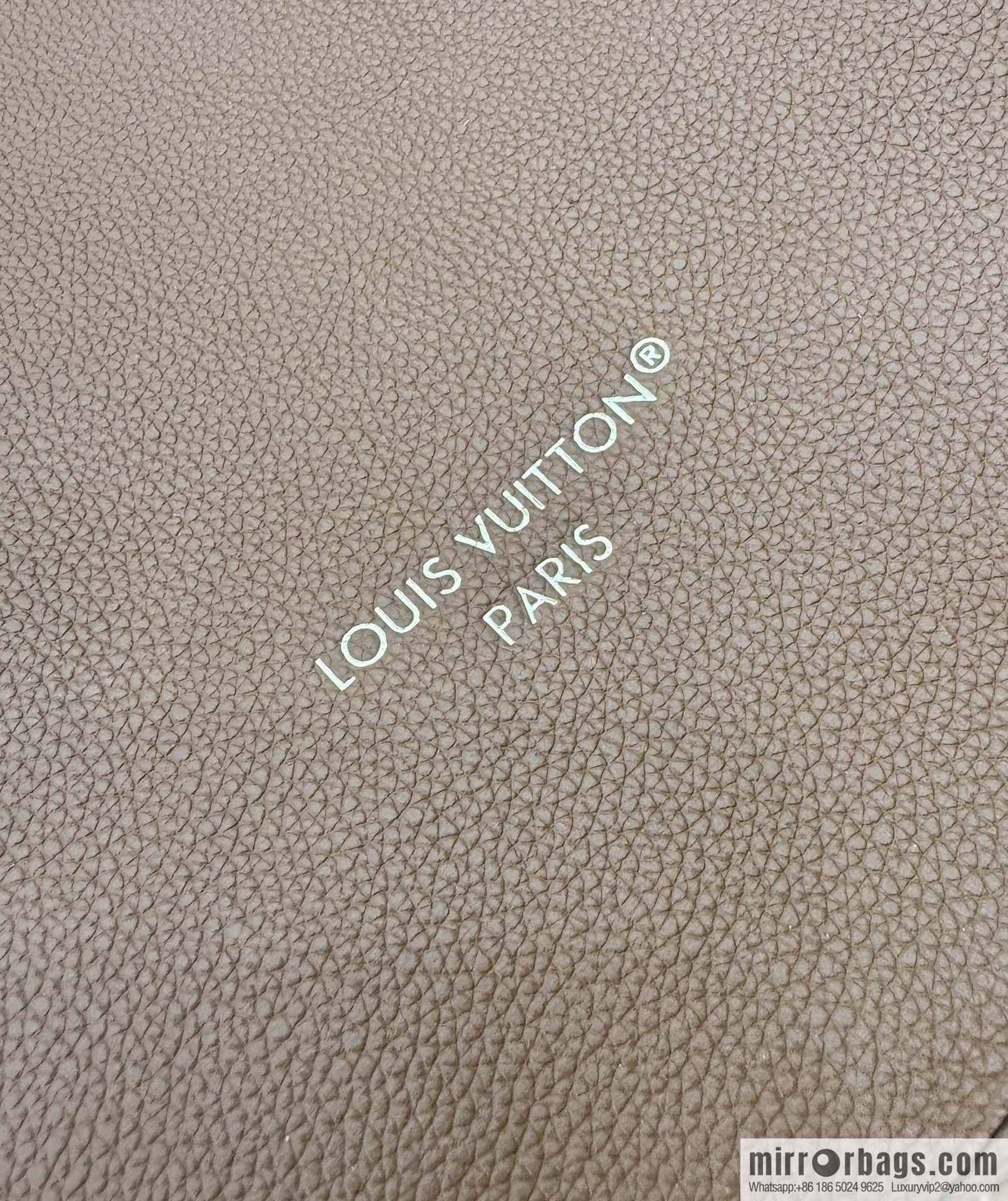 LV M12061 REVERSIBLE Neverfull Inside Out MM