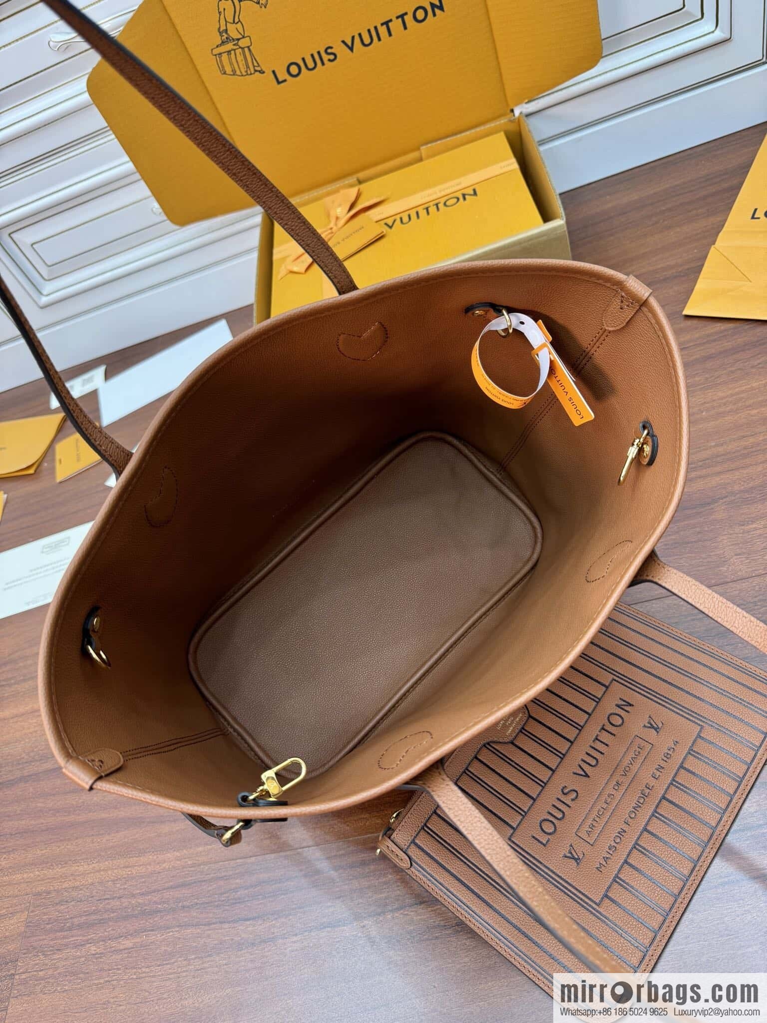 LV M12061 REVERSIBLE Neverfull Inside Out MM