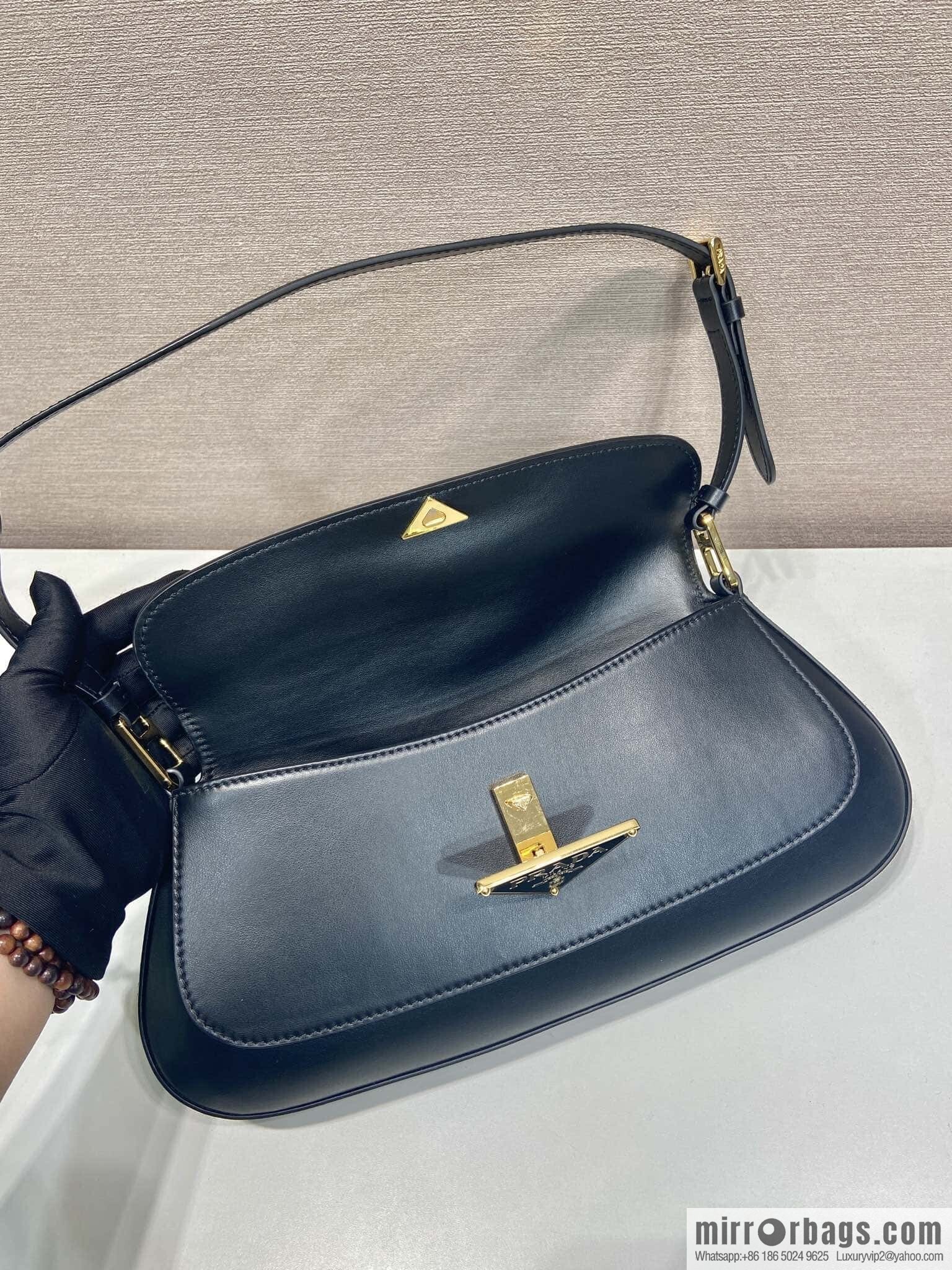 PRADA 🎉 armpit bag 🎉 1BD344 large 🎉🎉 black