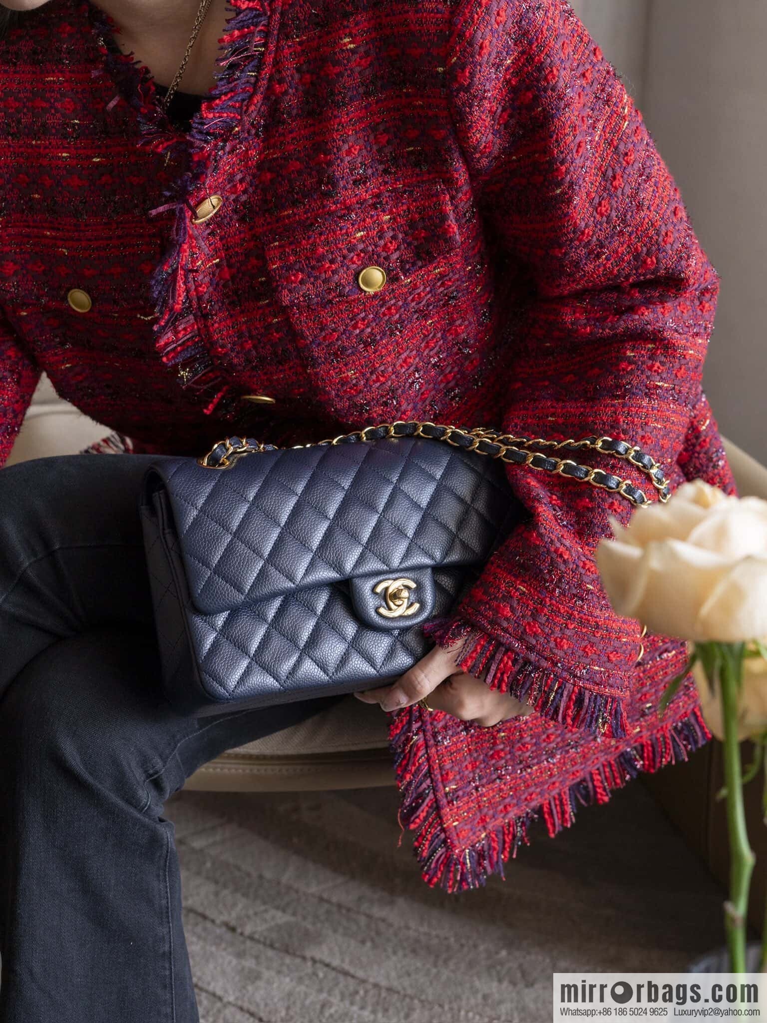 ℂ𝔽 𝗖𝗹𝗮𝘀𝘀𝗶𝗰 𝗙𝗹𝗮𝗽 | Original Litchi Pattern 🐂 Medium, Dark Blue A01112