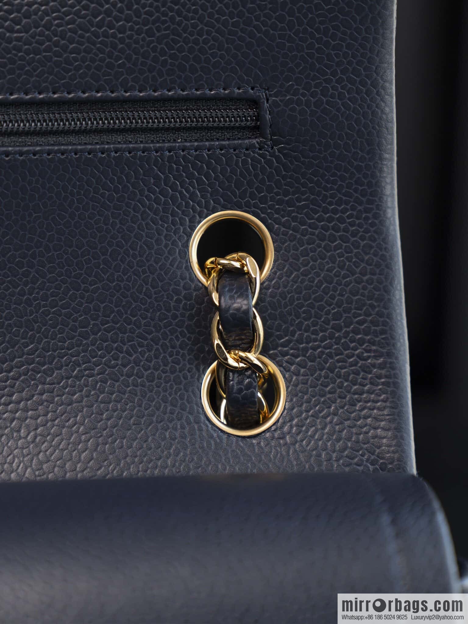 ℂ𝔽 𝗖𝗹𝗮𝘀𝘀𝗶𝗰 𝗙𝗹𝗮𝗽 | Original Litchi Pattern 🐂 Medium, Dark Blue A01112