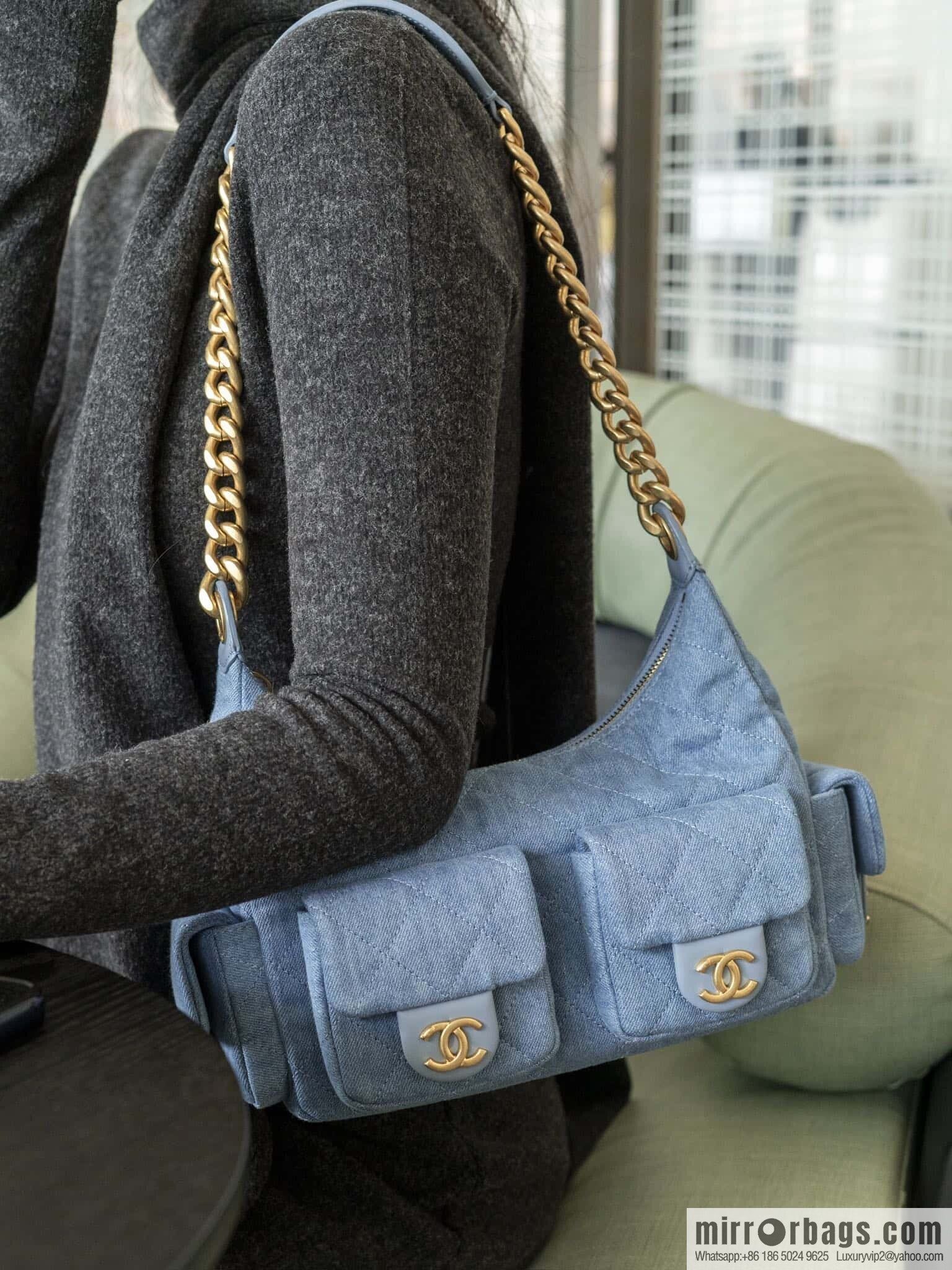𝐂𝐡𝐚𝐧𝐞𝐥 𝟐𝟓𝐜 Early Spring Multi Pocket Denim Small AS5339