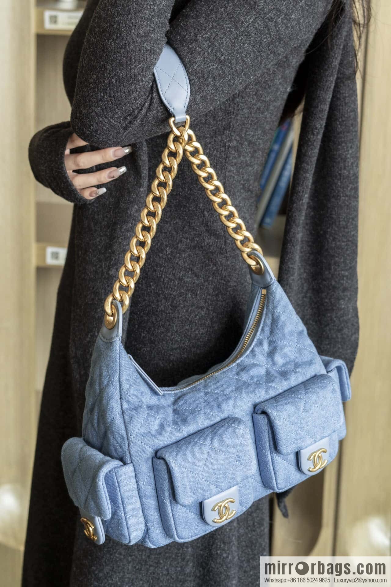 𝐂𝐡𝐚𝐧𝐞𝐥 𝟐𝟓𝐜 Early Spring Multi Pocket Denim Small AS5339