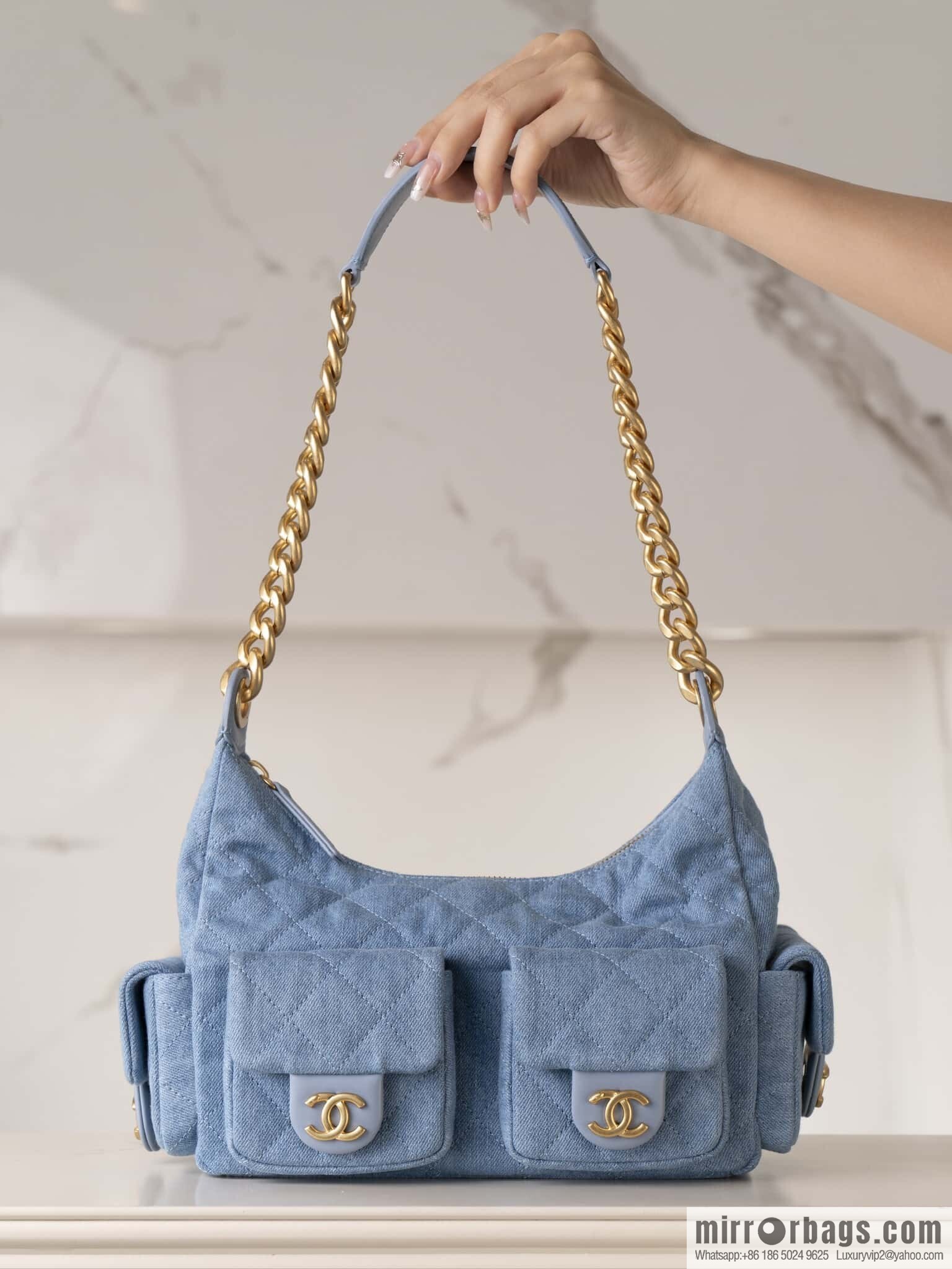 𝐂𝐡𝐚𝐧𝐞𝐥 𝟐𝟓𝐜 Early Spring Multi Pocket Denim Small AS5339