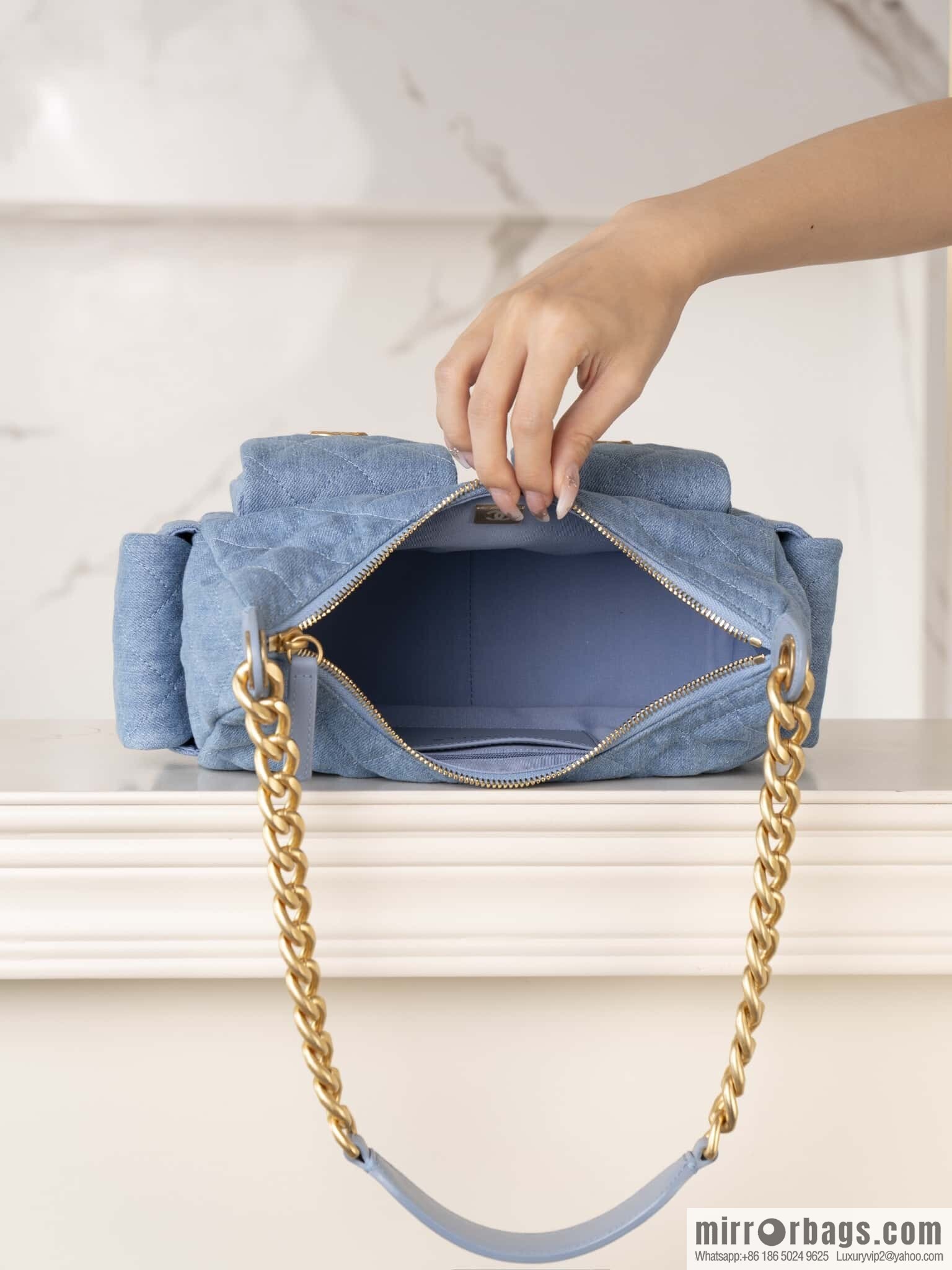 𝐂𝐡𝐚𝐧𝐞𝐥 𝟐𝟓𝐜 Early Spring Multi Pocket Denim Small AS5339