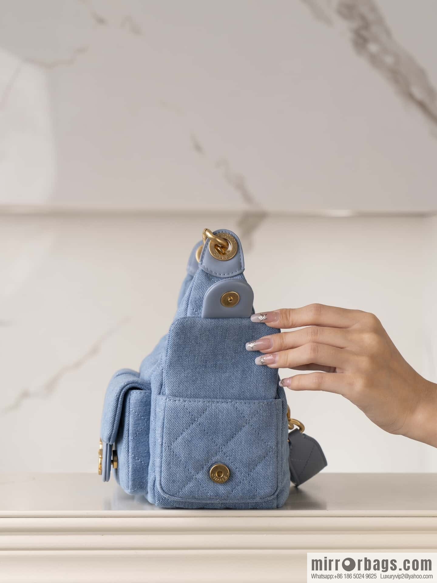 𝐂𝐡𝐚𝐧𝐞𝐥 𝟐𝟓𝐜 Early Spring Multi Pocket Denim Small AS5339
