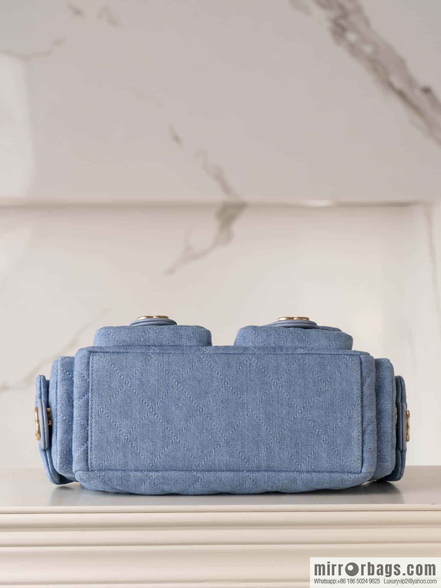 𝐂𝐡𝐚𝐧𝐞𝐥 𝟐𝟓𝐜 Early Spring Multi Pocket Denim Small AS5339