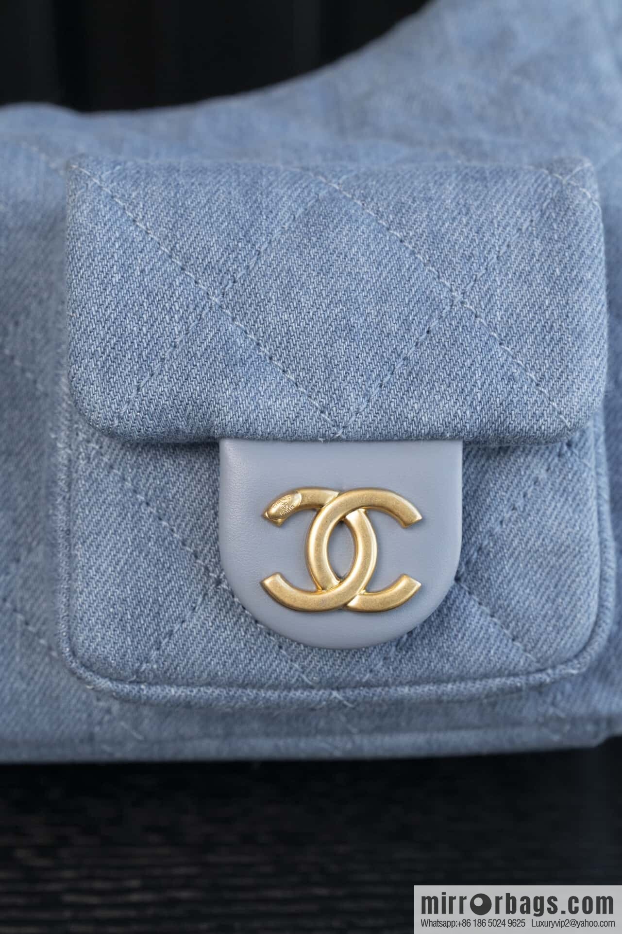 𝐂𝐡𝐚𝐧𝐞𝐥 𝟐𝟓𝐜 Early Spring Multi Pocket Denim Small AS5339