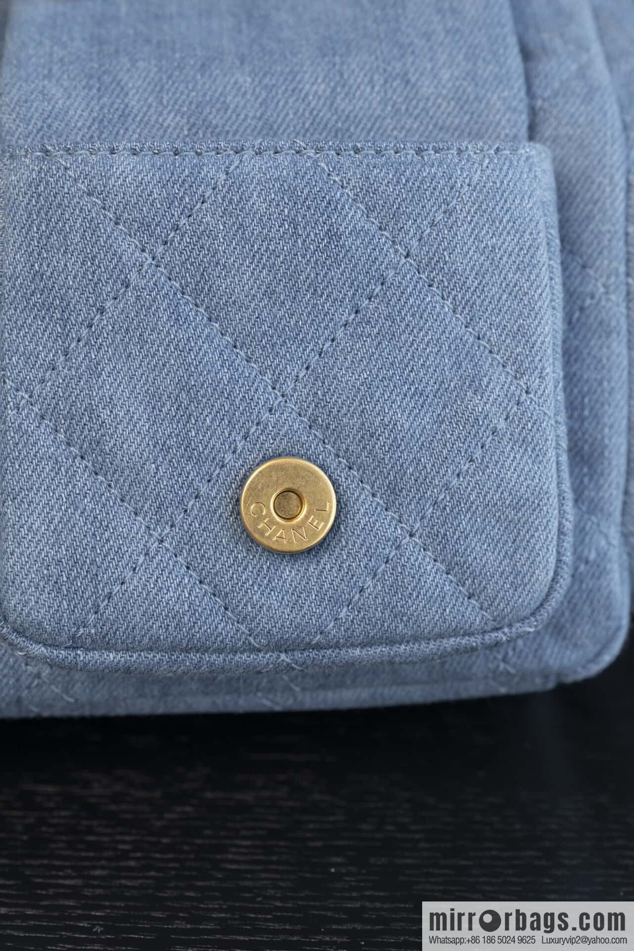 𝐂𝐡𝐚𝐧𝐞𝐥 𝟐𝟓𝐜 Early Spring Multi Pocket Denim Small AS5339