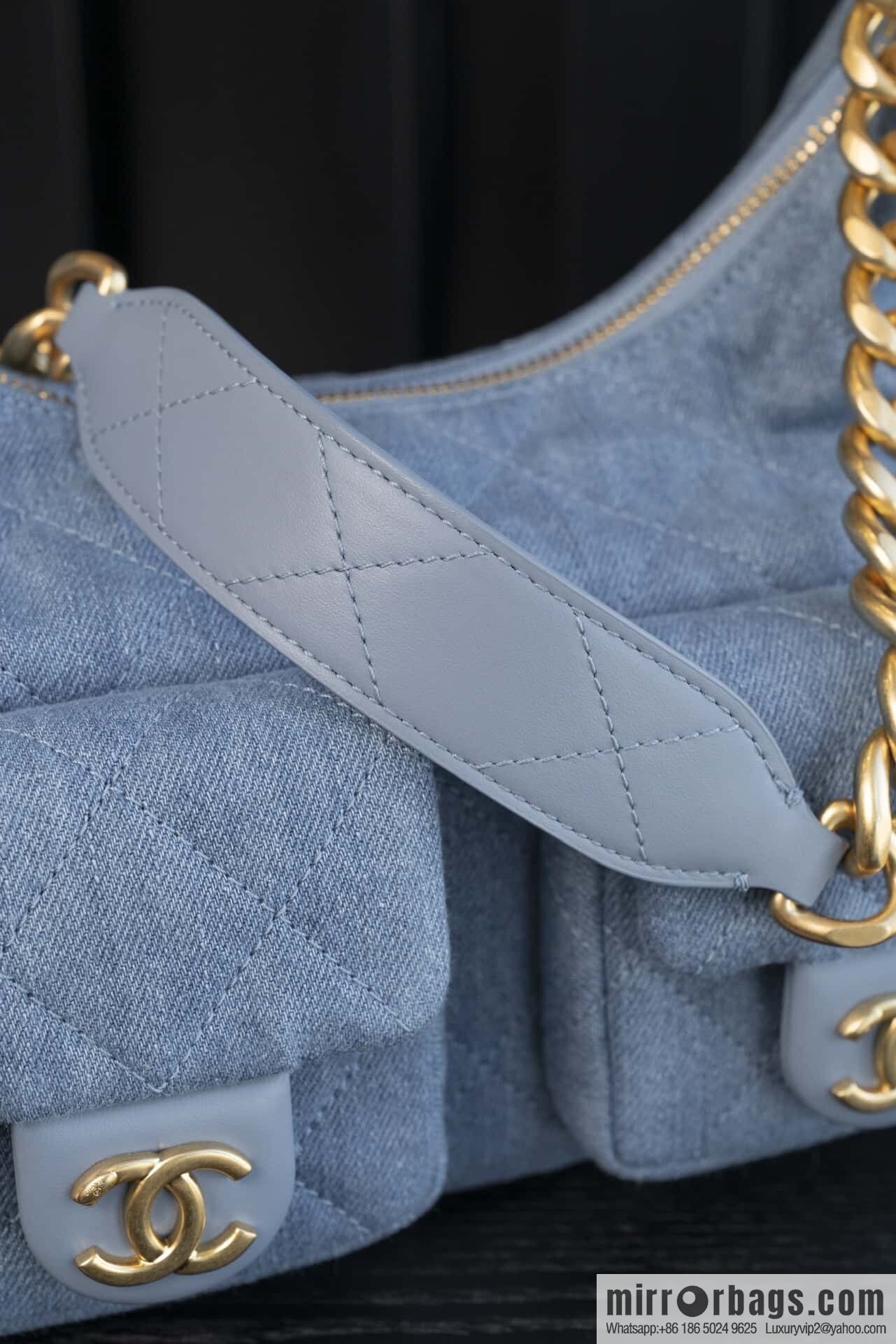 𝐂𝐡𝐚𝐧𝐞𝐥 𝟐𝟓𝐜 Early Spring Multi Pocket Denim Small AS5339