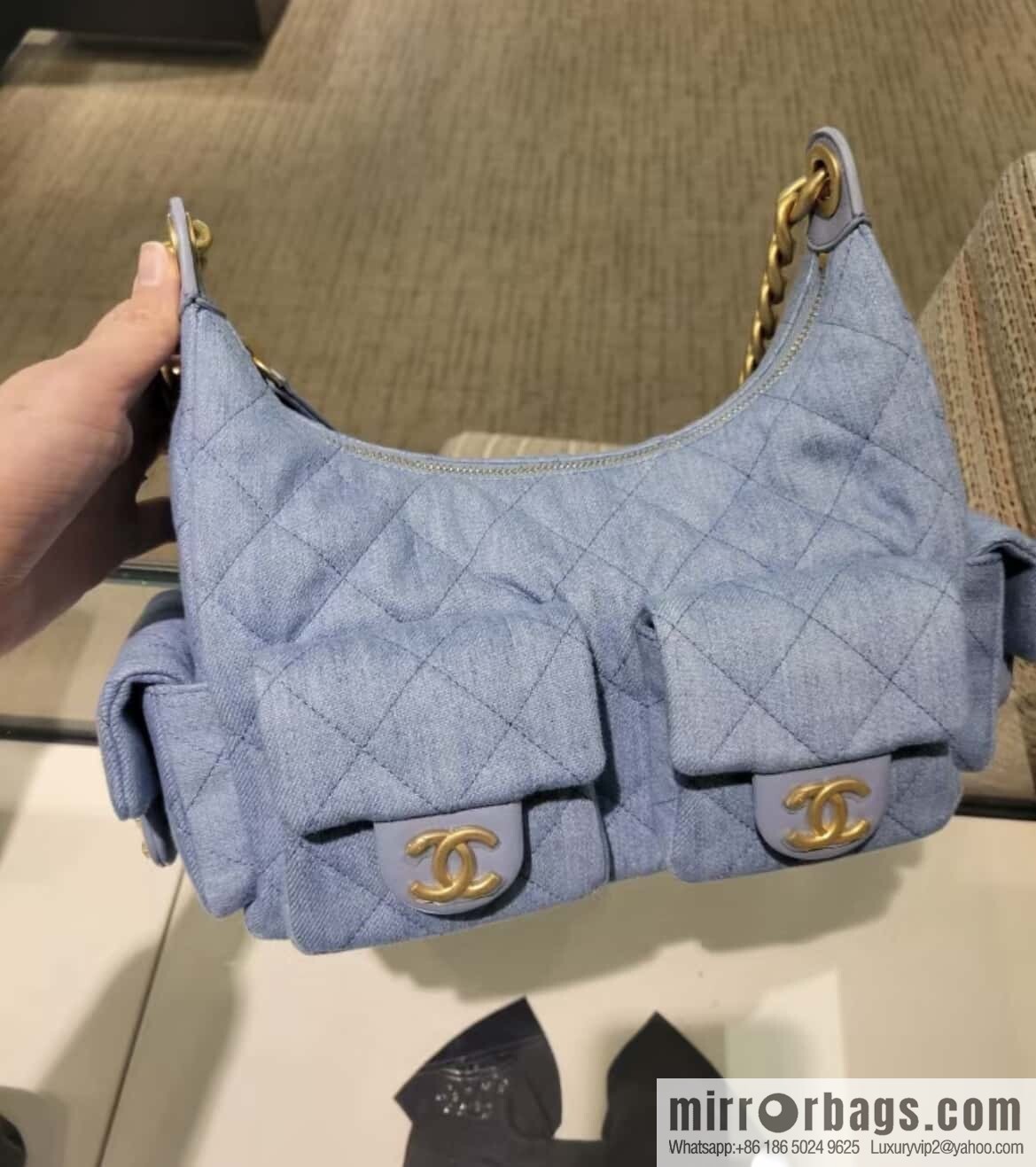 𝐂𝐡𝐚𝐧𝐞𝐥 𝟐𝟓𝐜 early spring multi pocket light denim large AS5302