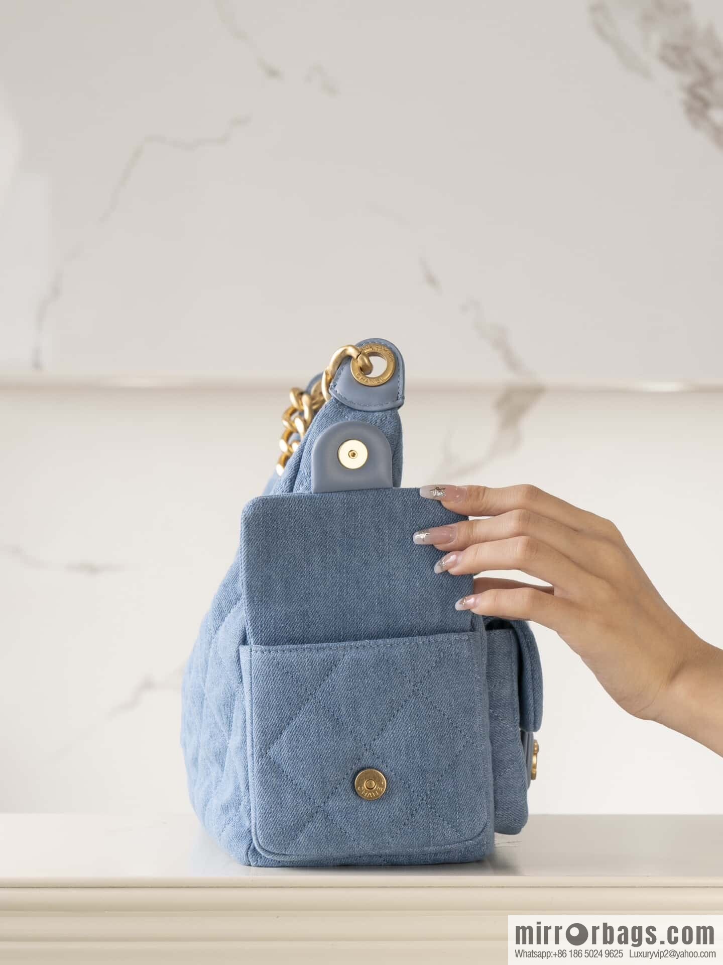 𝐂𝐡𝐚𝐧𝐞𝐥 𝟐𝟓𝐜 early spring multi pocket light denim large AS5302