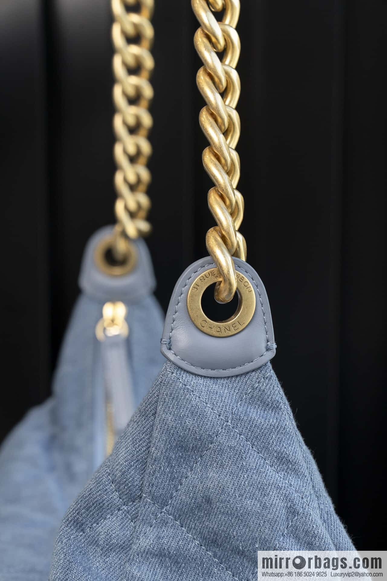 𝐂𝐡𝐚𝐧𝐞𝐥 𝟐𝟓𝐜 early spring multi pocket light denim large AS5302