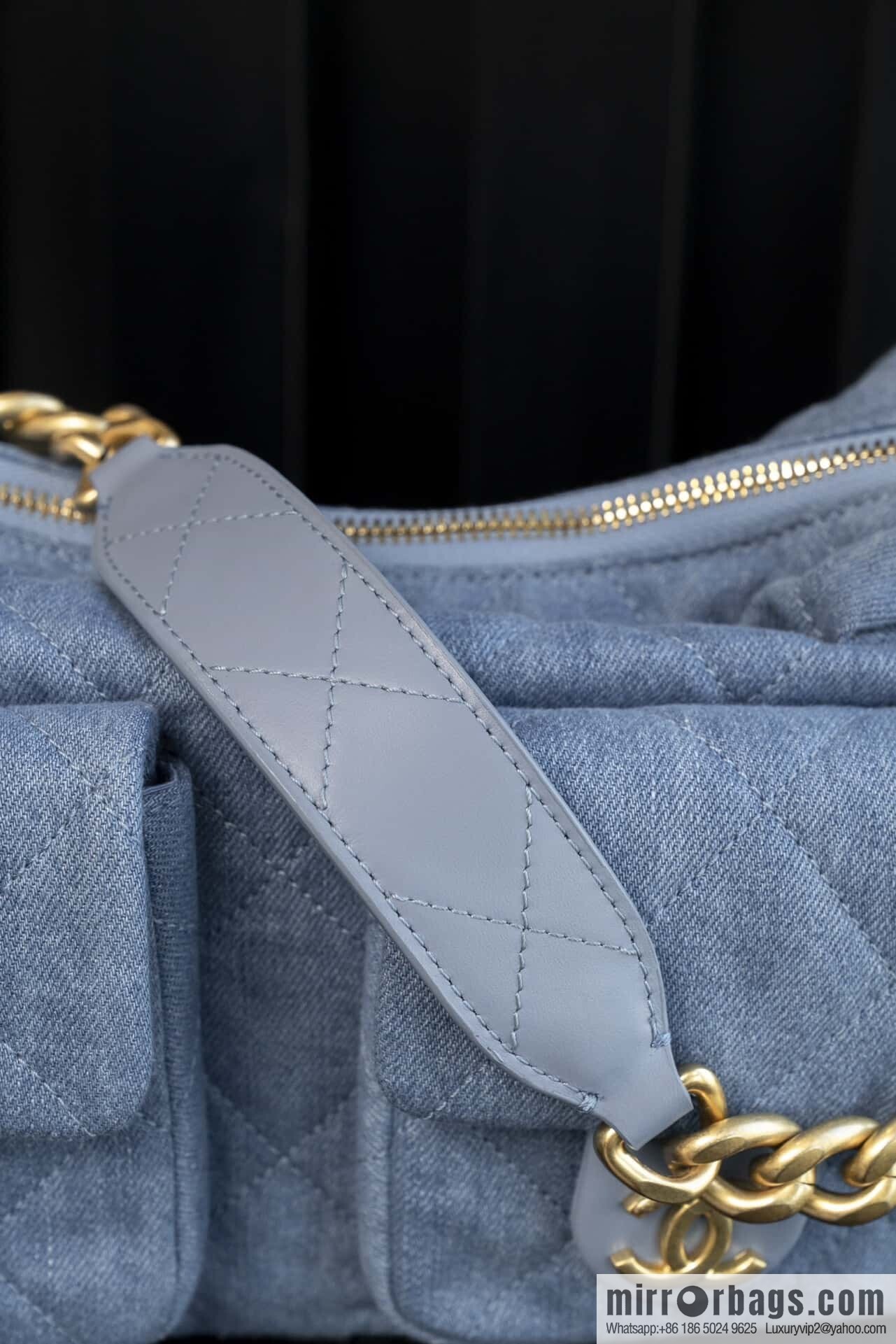 𝐂𝐡𝐚𝐧𝐞𝐥 𝟐𝟓𝐜 early spring multi pocket light denim large AS5302