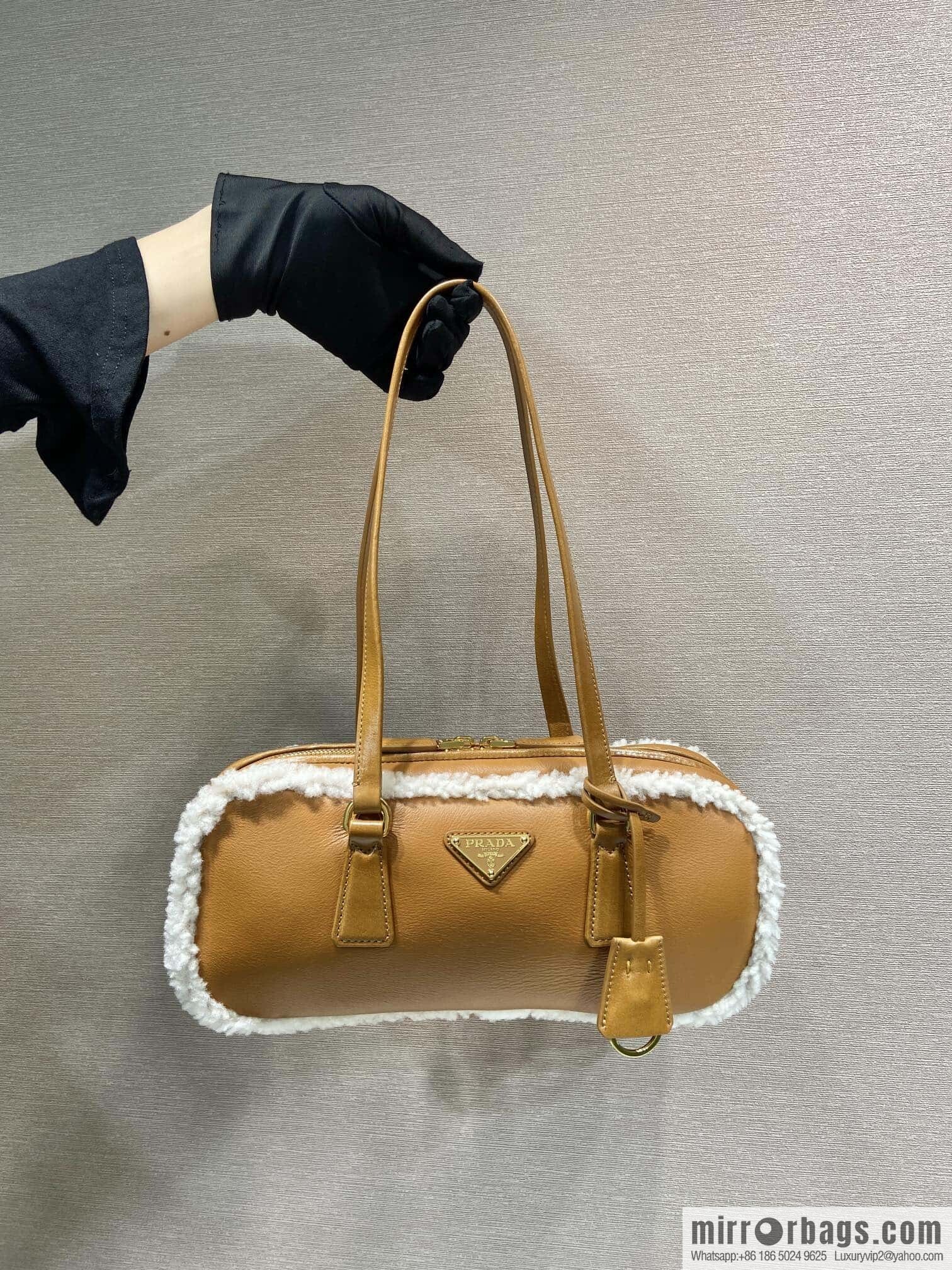 PRADA 🎉 new sheepskin 🎉 1BB124 new product🎉🎉