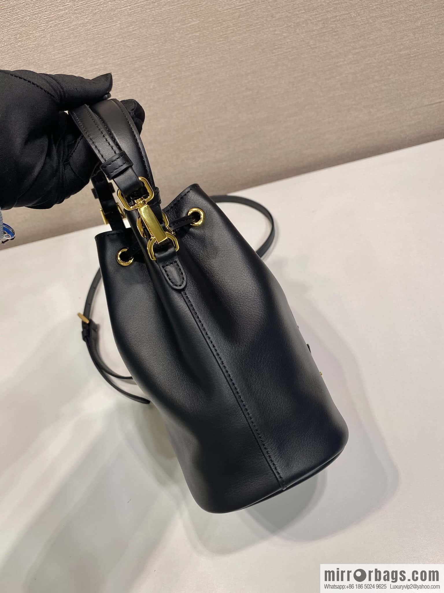 PRADA 🎉 calfskin bucket bag 🎉 1BE067 new product🎉🎉