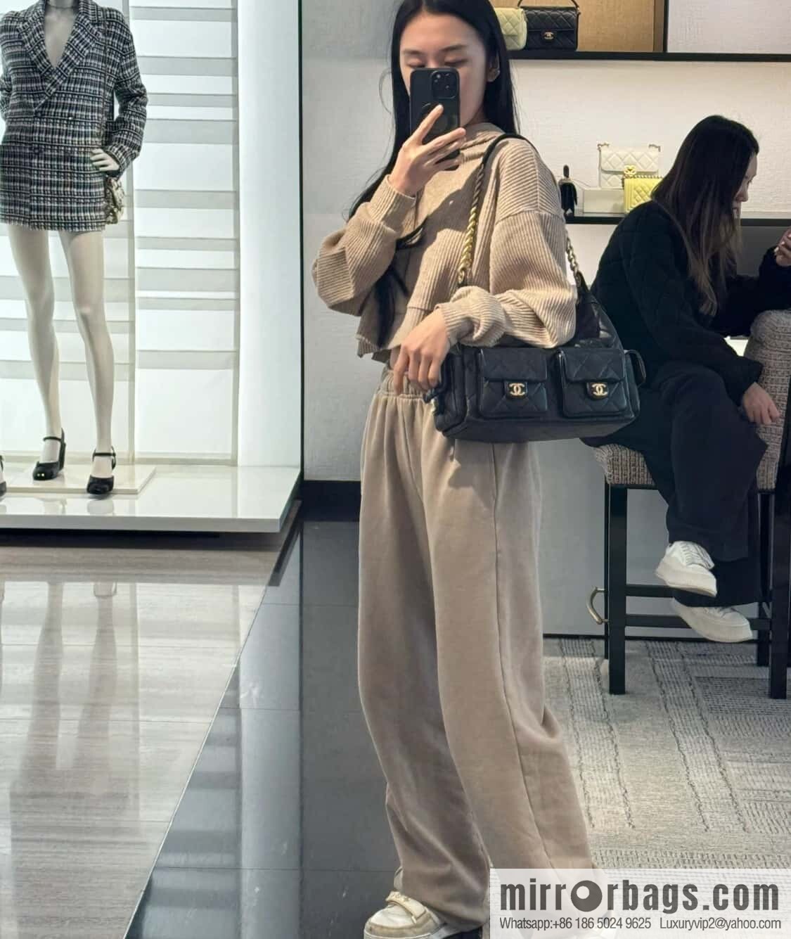 𝗖𝗛𝗔𝗘𝗡𝗟✦ 𝟐𝟓𝐜 large hippie 𝐡𝐨𝐛𝐨 𝐛𝐚𝐠 black gold 🖤 AS5302