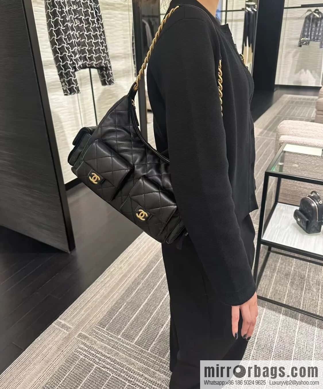 𝗖𝗛𝗔𝗘𝗡𝗟✦ 𝟐𝟓𝐜 large hippie 𝐡𝐨𝐛𝐨 𝐛𝐚𝐠 black gold 🖤 AS5302