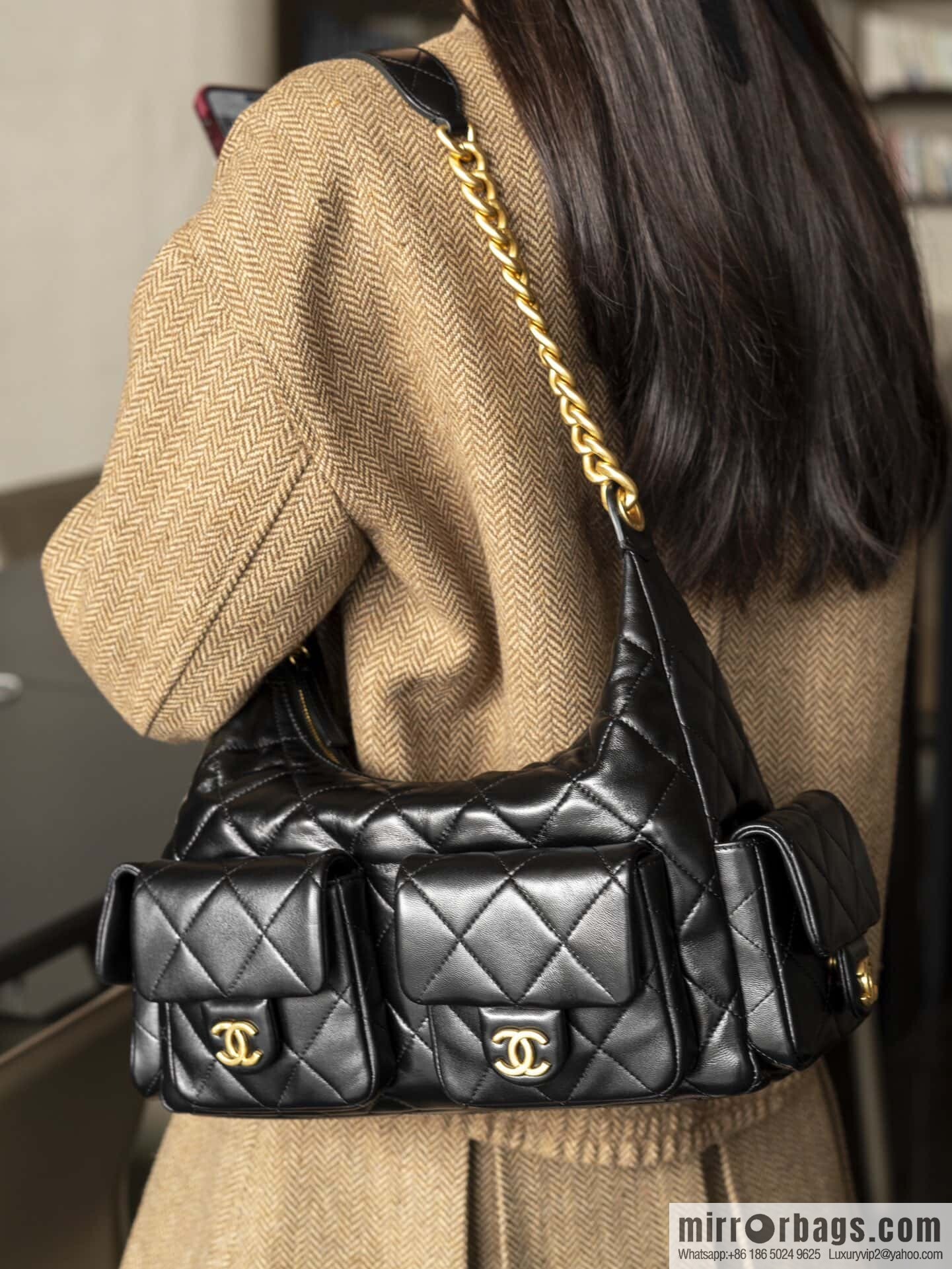 𝗖𝗛𝗔𝗘𝗡𝗟✦ 𝟐𝟓𝐜 large hippie 𝐡𝐨𝐛𝐨 𝐛𝐚𝐠 black gold 🖤 AS5302