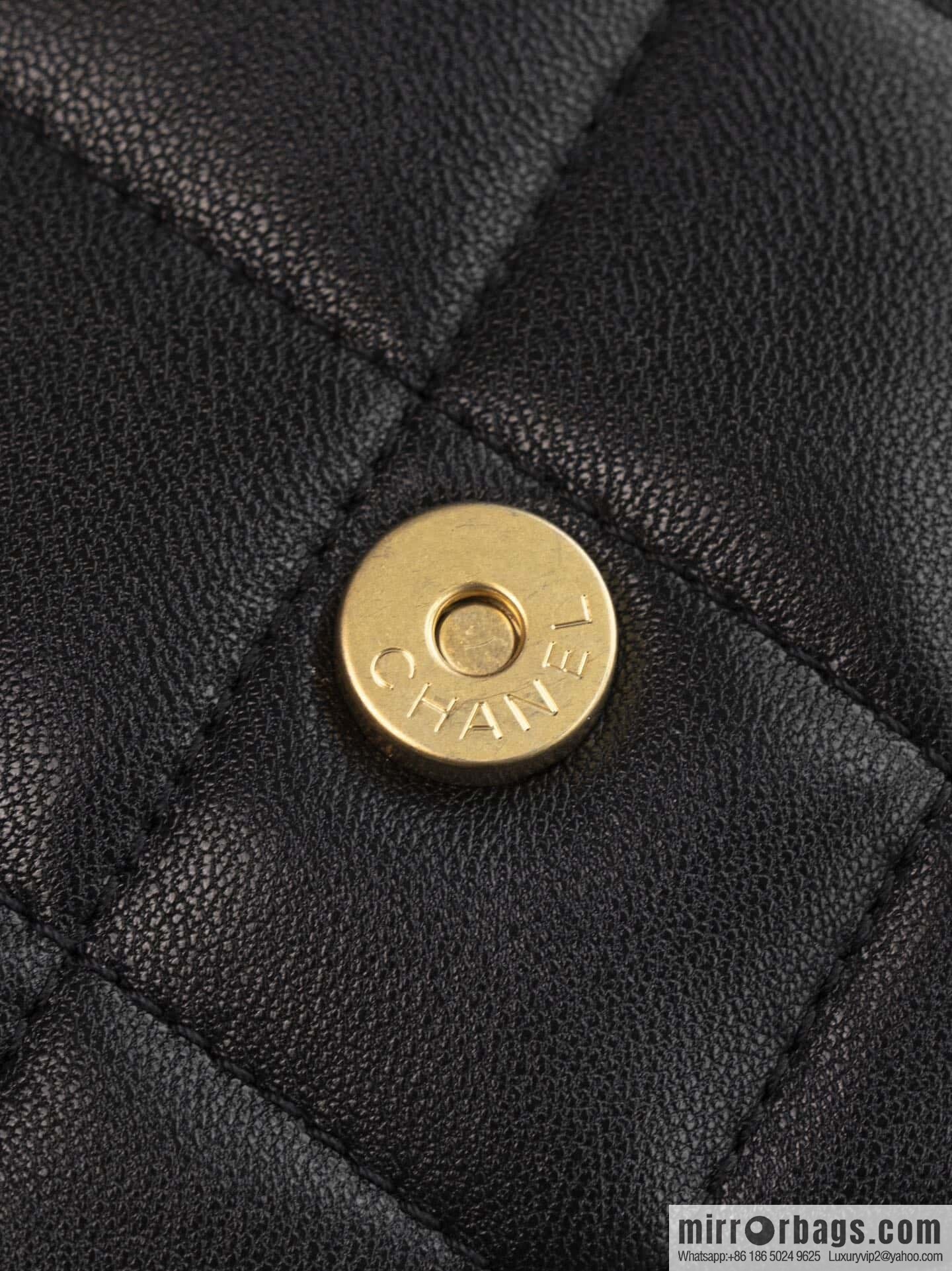 𝗖𝗛𝗔𝗘𝗡𝗟✦ 𝟐𝟓𝐜 large hippie 𝐡𝐨𝐛𝐨 𝐛𝐚𝐠 black gold 🖤 AS5302