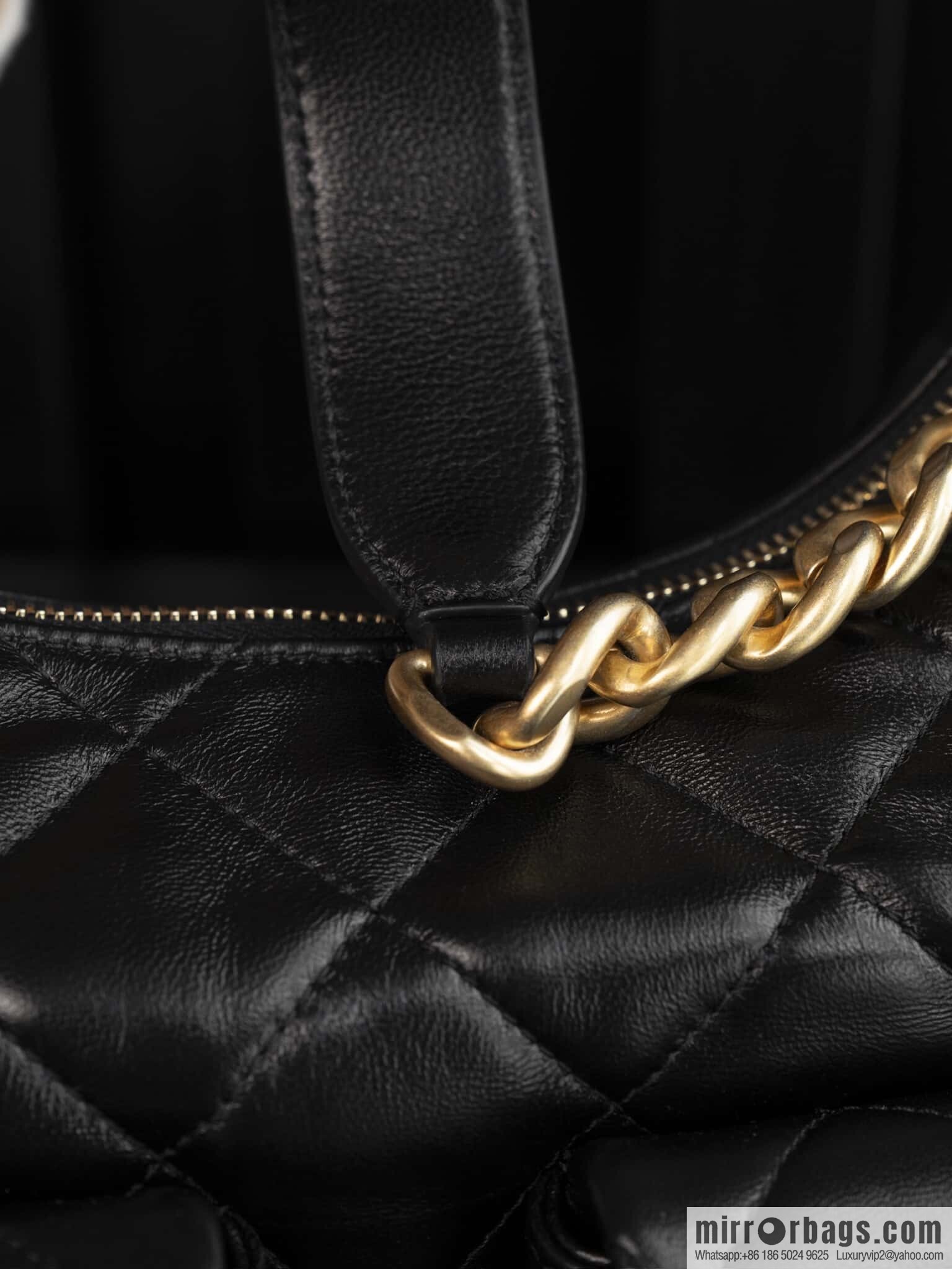 𝗖𝗛𝗔𝗘𝗡𝗟✦ 𝟐𝟓𝐜 large hippie 𝐡𝐨𝐛𝐨 𝐛𝐚𝐠 black gold 🖤 AS5302