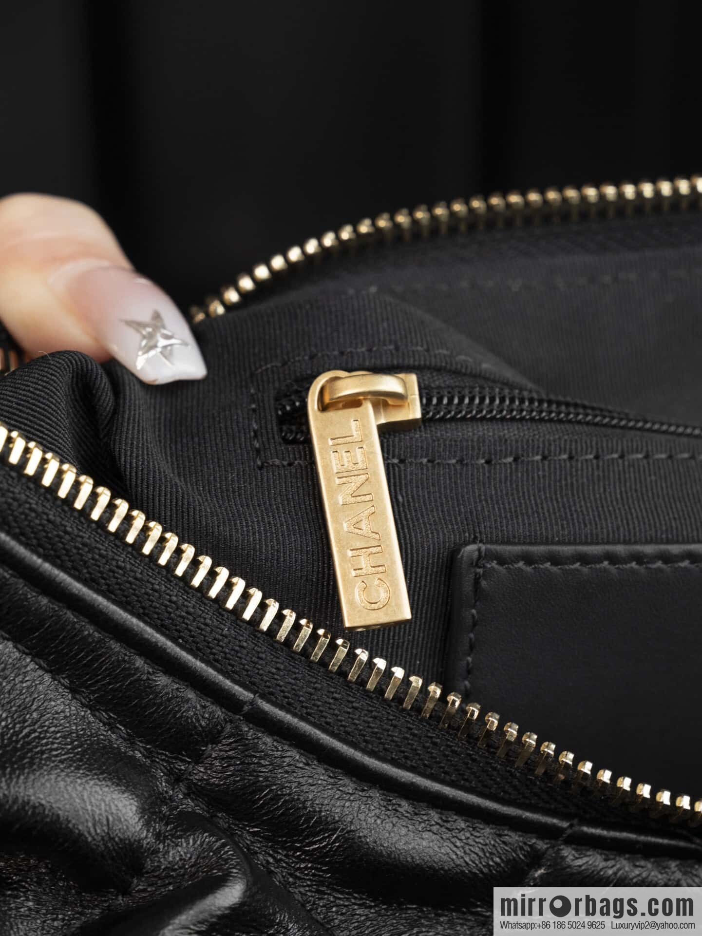 𝗖𝗛𝗔𝗘𝗡𝗟✦ 𝟐𝟓𝐜 large hippie 𝐡𝐨𝐛𝐨 𝐛𝐚𝐠 black gold 🖤 AS5302