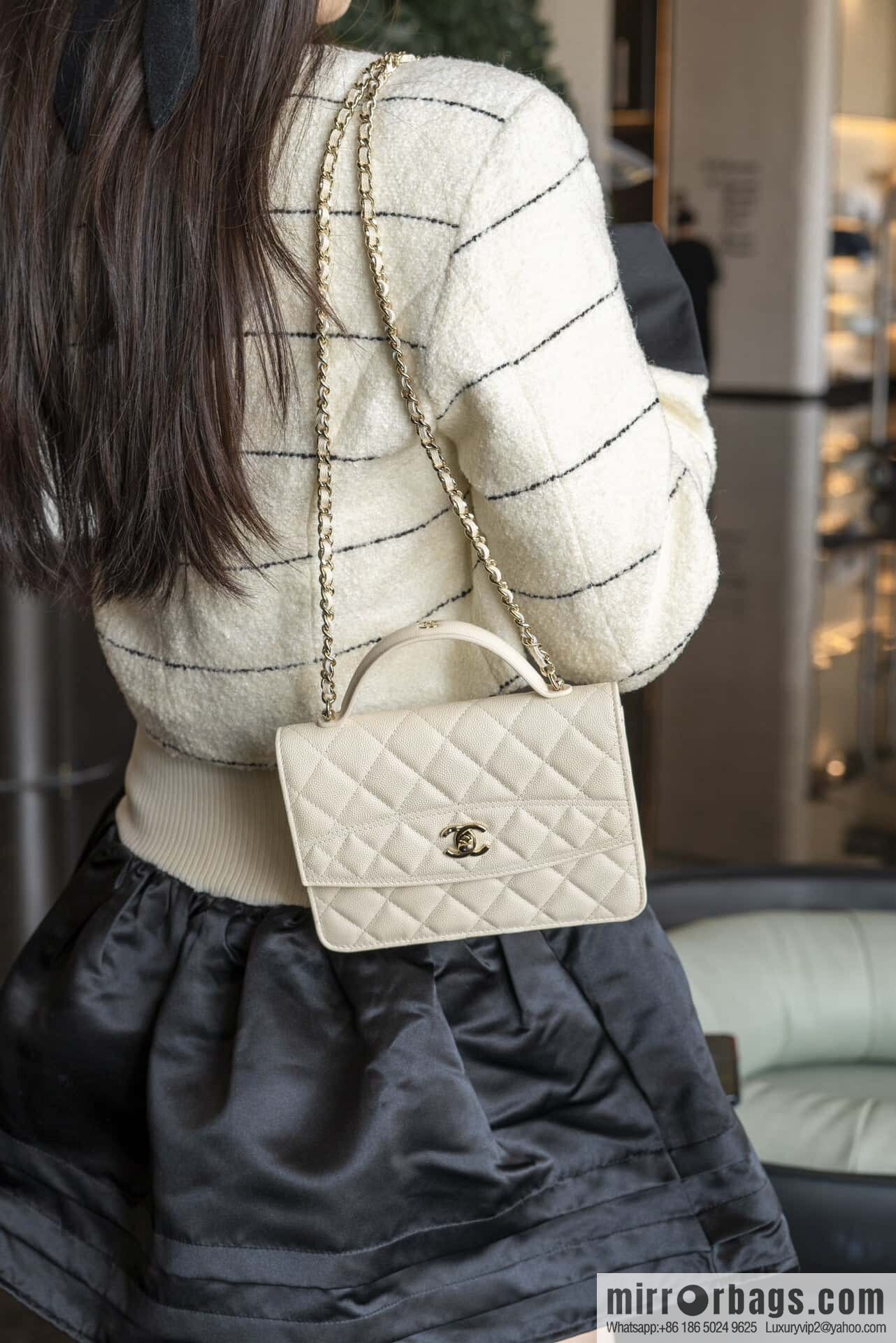 𝐂𝐡𝐚𝐧𝐞𝐥 𝟐𝟓𝐂 early spring backpack, milky white 🥛 AP4406