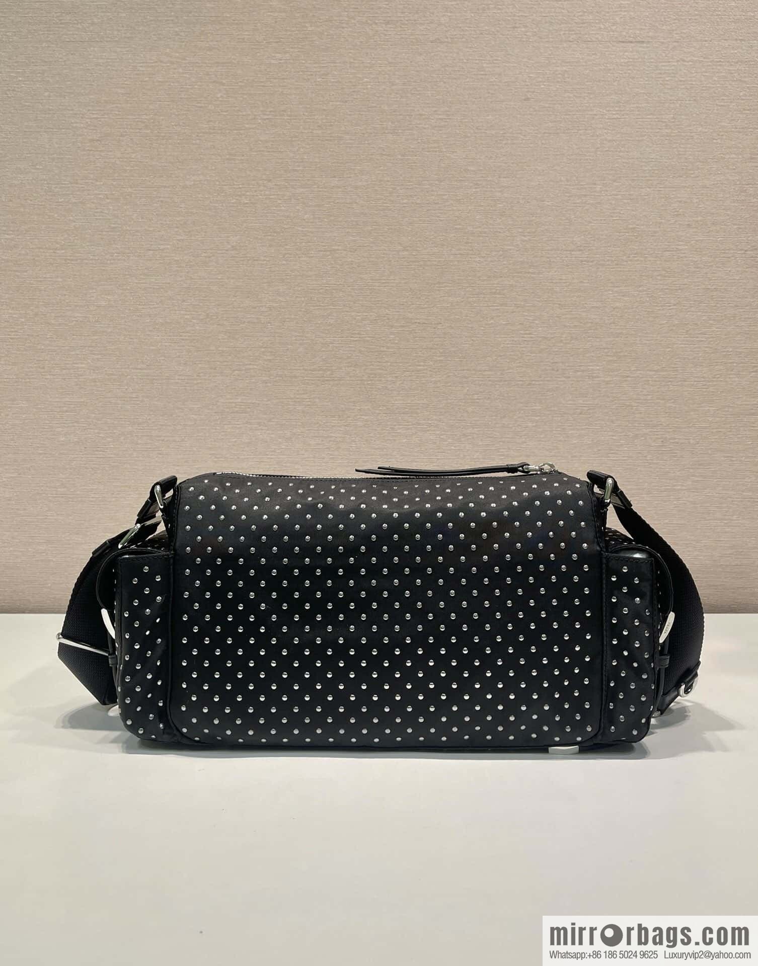 PRADA 🎉 New 🎉 1BC236 rivets🎉🎉