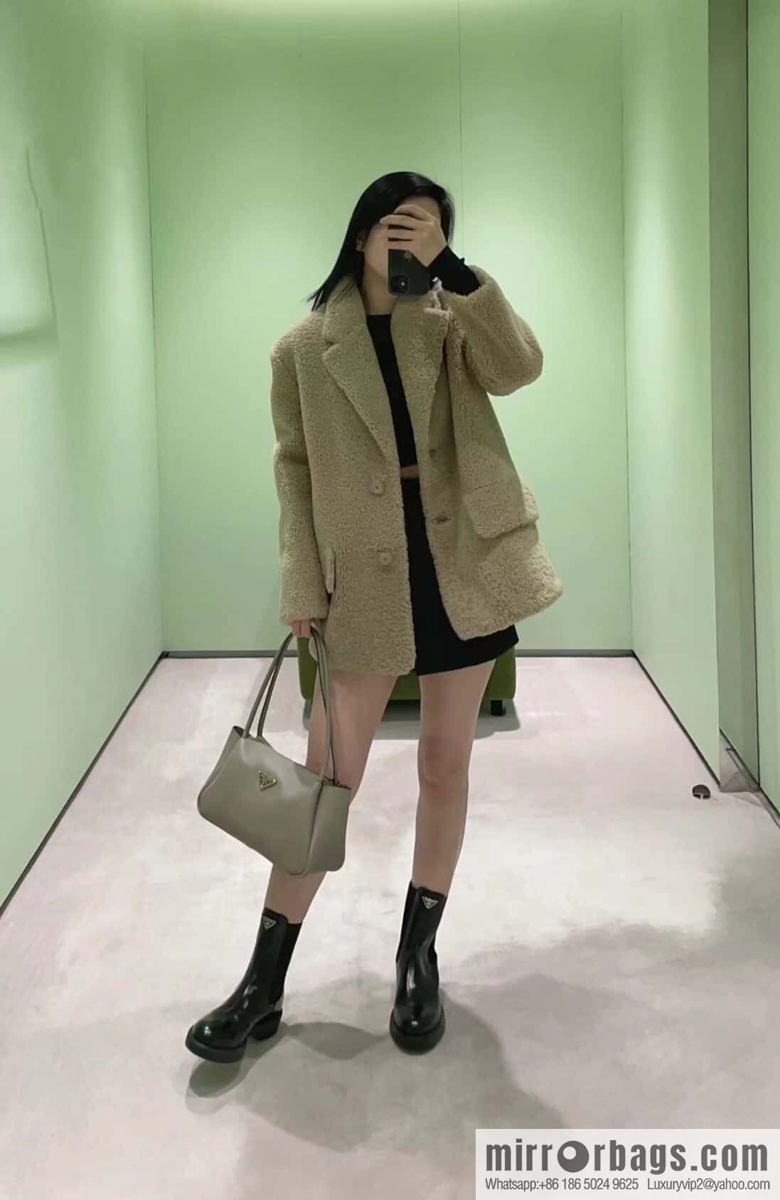 PRADA 🎉 New 🎉 1BA444 Shoulder/Grey🎉🎉