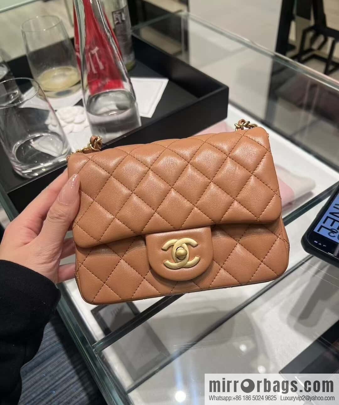 𝐂𝐡𝐚𝐧𝐞𝐥 𝟐𝟒𝐤 𝐜𝐟 Golden Ball Square Fatty, Milk Tea Color ☕️ AS1786