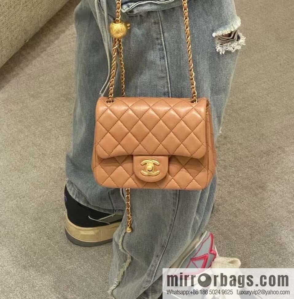 𝐂𝐡𝐚𝐧𝐞𝐥 𝟐𝟒𝐤 𝐜𝐟 Golden Ball Square Fatty, Milk Tea Color ☕️ AS1786