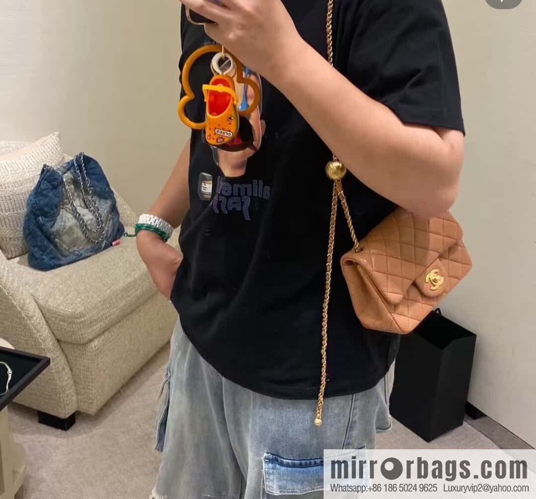 𝐂𝐡𝐚𝐧𝐞𝐥 𝟐𝟒𝐤 𝐜𝐟 Golden Ball Square Fatty, Milk Tea Color ☕️ AS1786